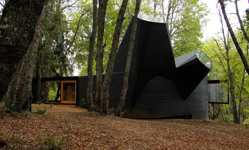 Smiljan Radić, Casa per il poema dell'angolo retto, Vilches, Cile, 2010-2012