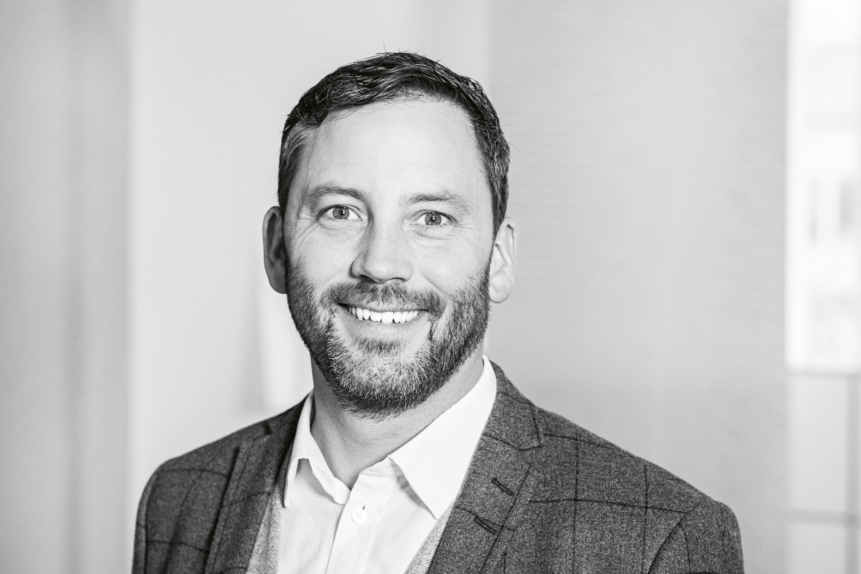 Marco Waldhauser, Dipl. HLK-Ingenieur HTL/SIA, Präsident der SIA-Berufsgruppe Technik. Waldhauser ist Vorsitzender der Geschäfts­leitung und Mitinhaber sowie Verwaltungsrat der Waldhauser + Hermann AG, Münchenstein. Er präsidiert ausserdem die SIA-Honorarkommission LHO 108, ist Vorstandsmitglied des usic und von Bauen digital Schweiz sowie Mitglied der Wettbewerbskommission SIA 142/143.