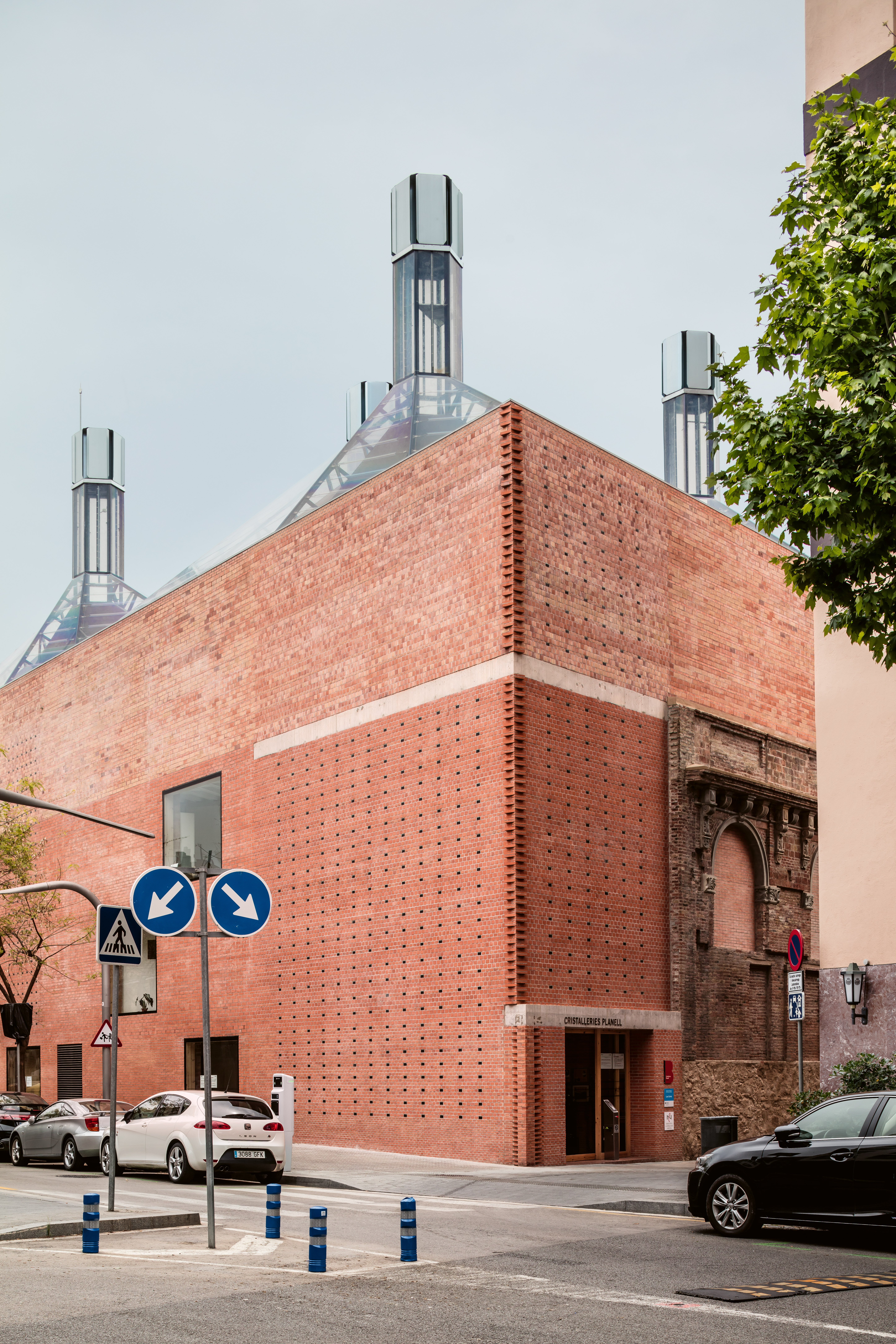 centre civique « Cristalleries Planell » réalisé par Harquitectes en 2016 à Barcelone