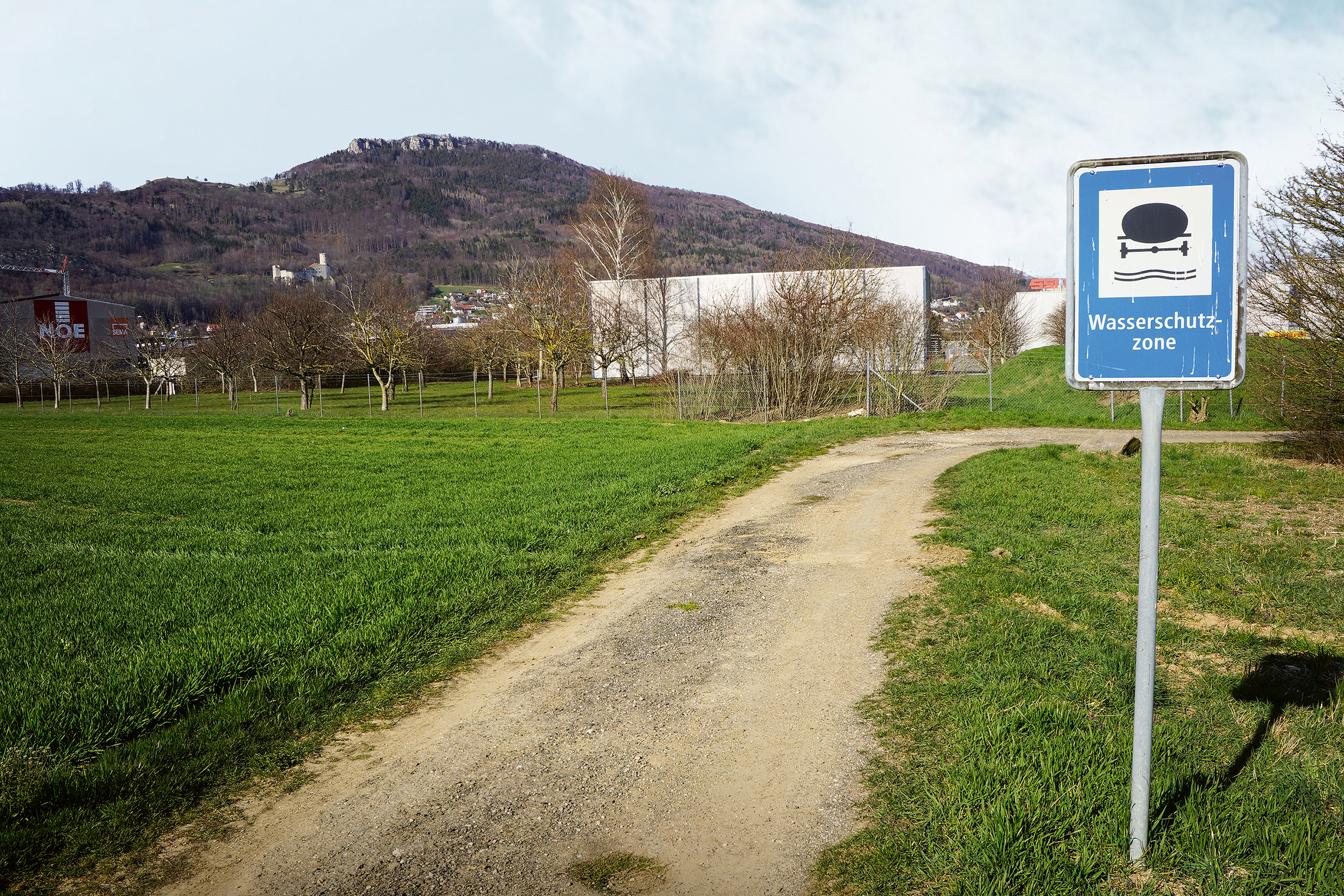 Grundwasserpumpwerk Moos in Oensingen SO: Das Gewässerschutzgesetz verlangt Mindestabstände von 100 m für weitere Bauten und Anlagen.