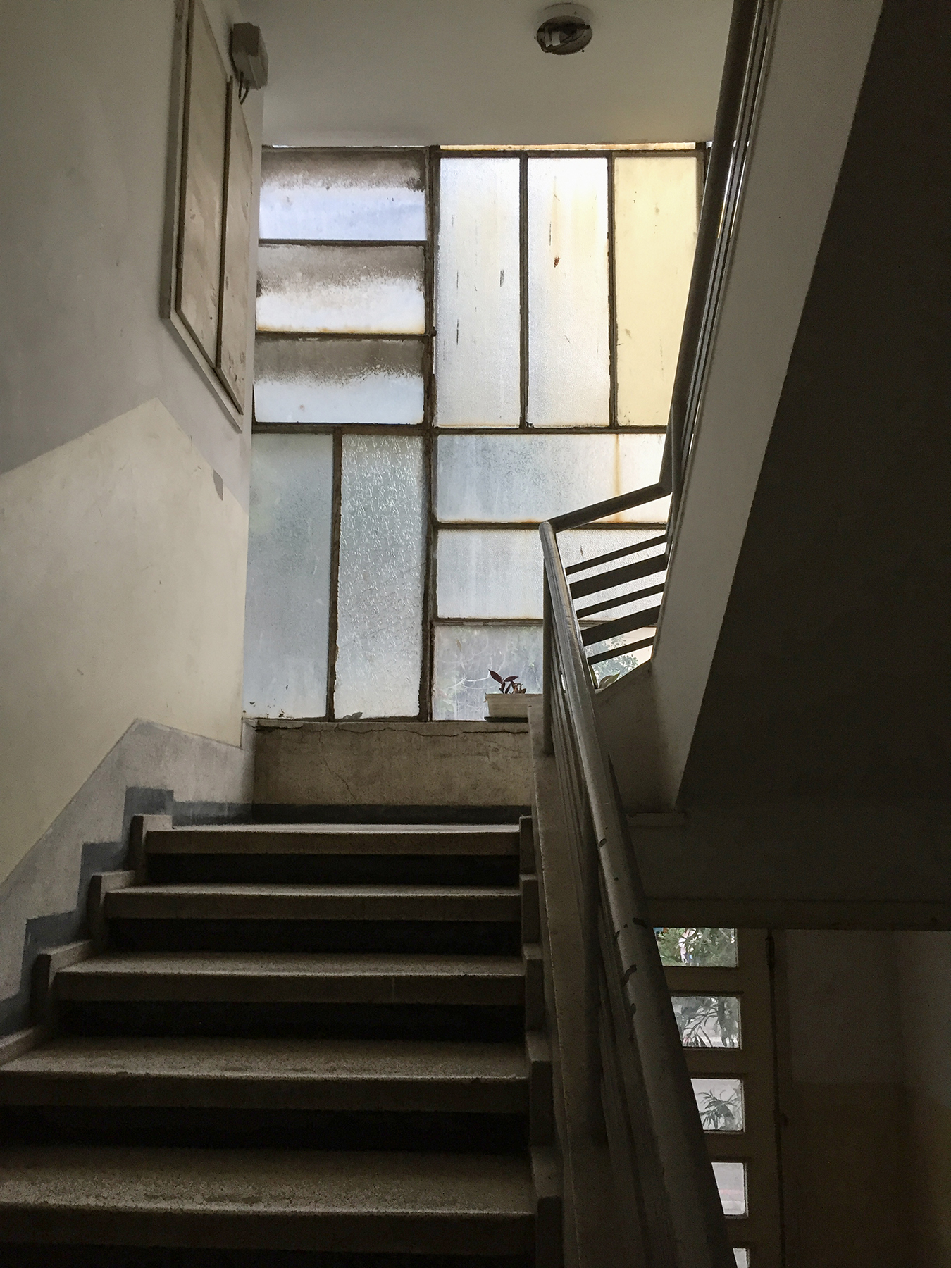 Öffenbare Fenster zur Durchlüftung setzen graphische Zeichen.