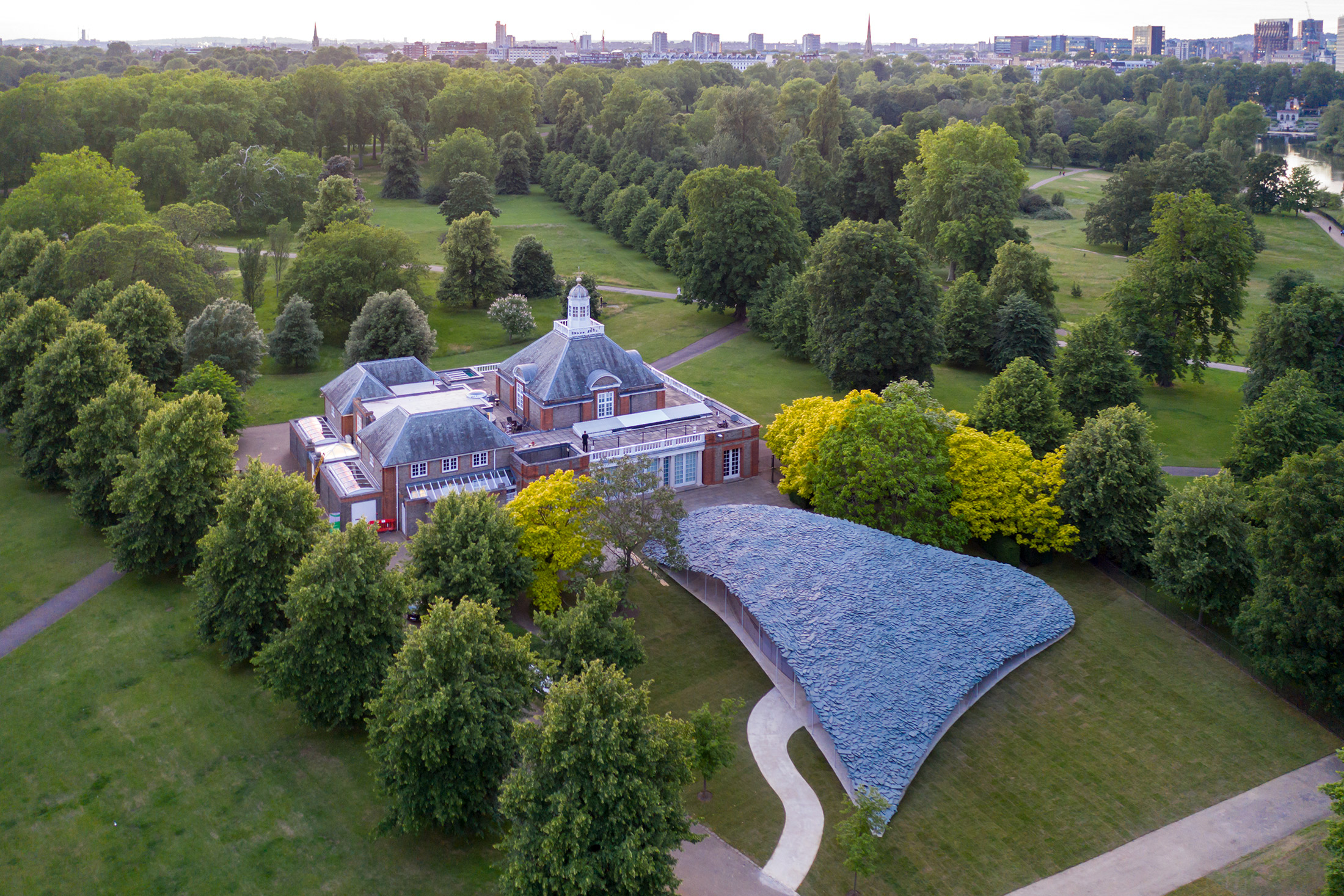 Serpentine Pavilion 2019, progettato da Junya Ishigami, Serpentine Gallery, Londra (21 giugno – 6 ottobre 2019), © Junya Ishigami + Associates