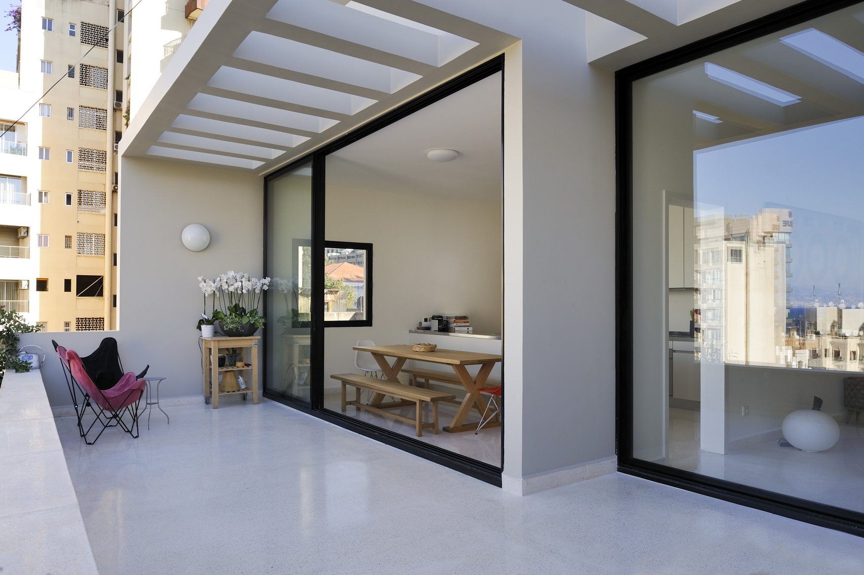Van Dick Apartment: Nordterrasse – jeder Raum besitzt eine eigene Terrasse.
