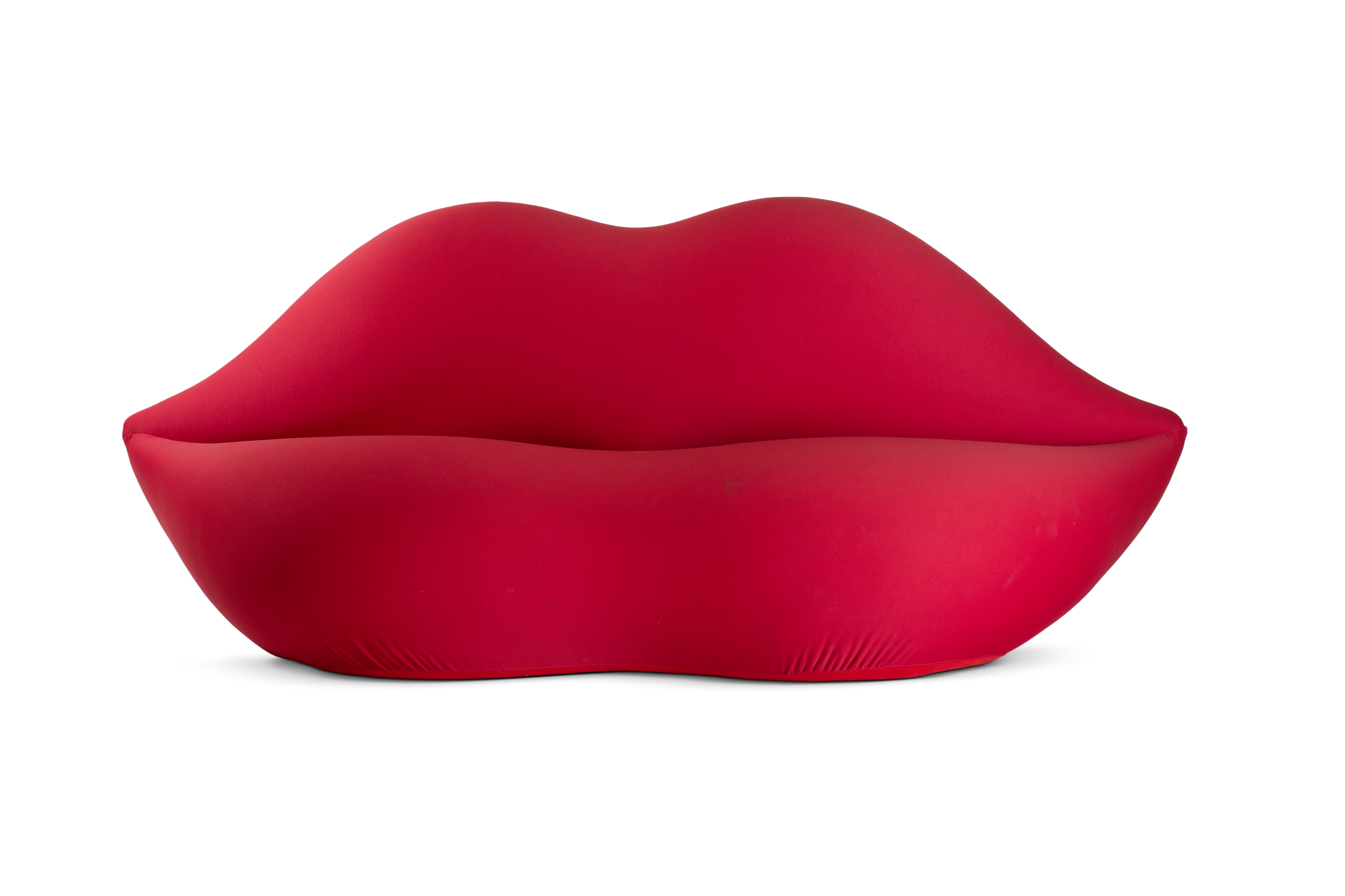 Mae West war eine amerikanische Schauspielerin mit jahrzehntelanger Karriere in Hollywood. Salvador Dalí liess sich 1936/37 von ihren Lippen für das «Mae West Lips Sofa» inspirieren, das der surrealistische Dichter und Kunstmäzen Edward James in Auftrag gegeben hatte. Heute bei Gufram Barolo CN / I. Im Bild: Studio65, Bocca, 1970