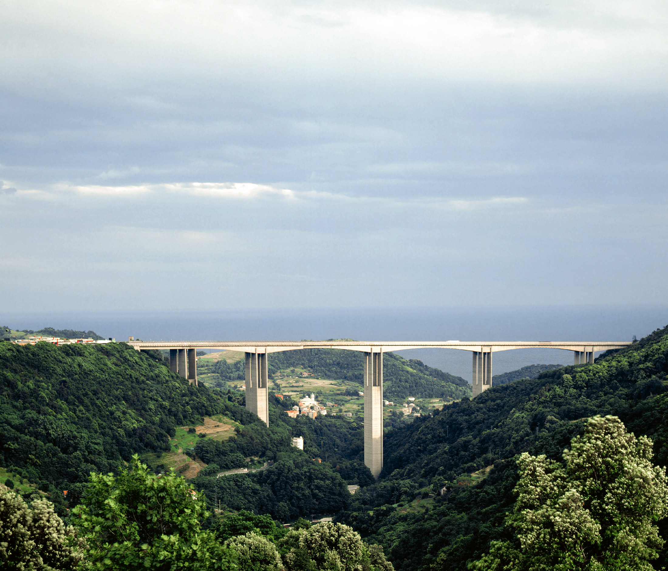 Viadotto sul Torrente Gorsexio, 1972-1978. Opera terminata, vista generale