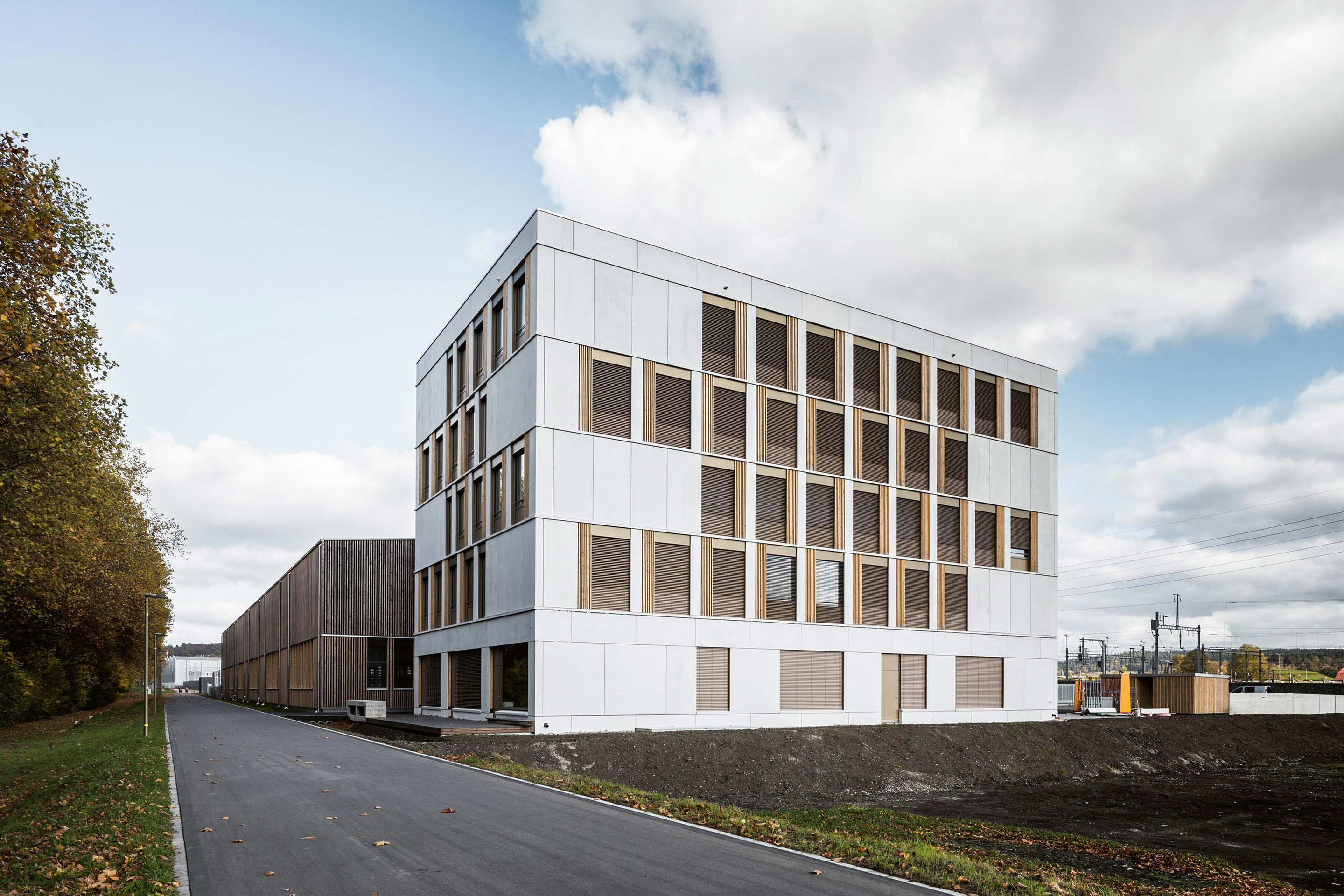 Viele Fenster, aber so platziert und dimensioniert