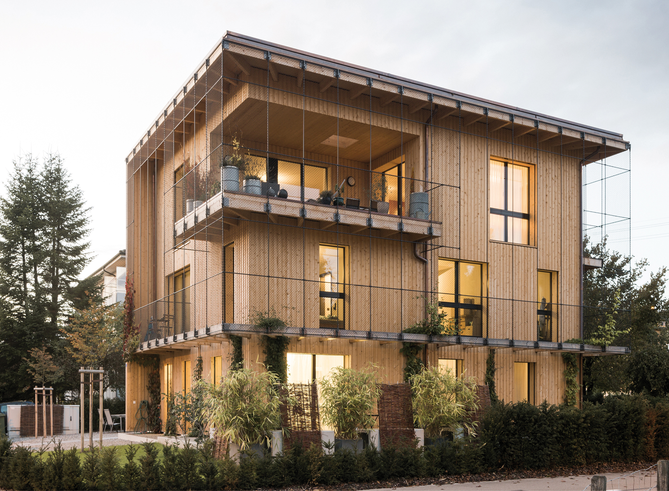 Norman Foster Solar Award: 174%-PEB Generationen-MFH, 8570 Weinfelden/TG.