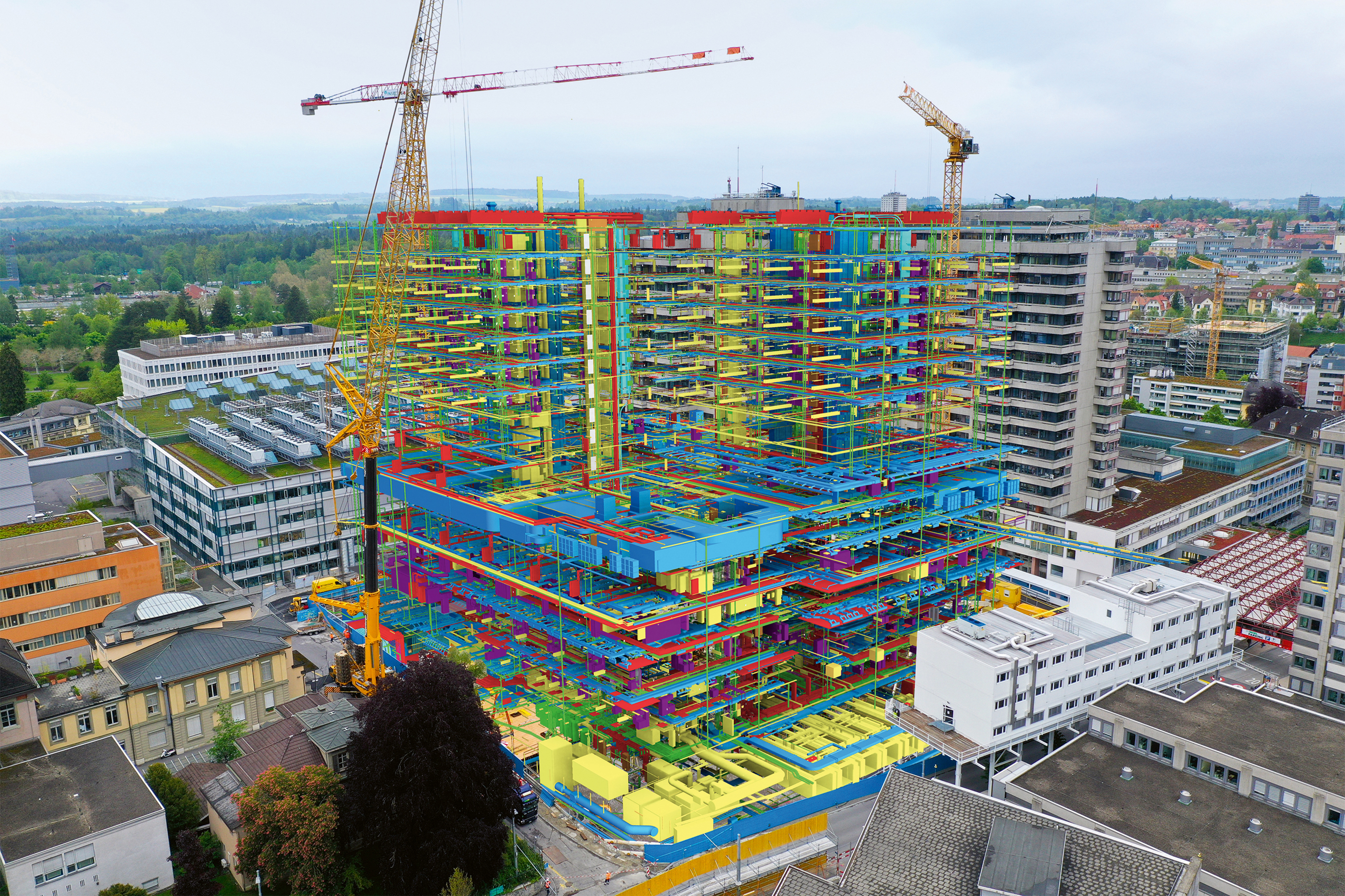 Der Neubau BB12 wird bei laufendem Betrieb realisiert. Bauherr  und Generalplaner entschieden sich für den Einsatz von BIM.