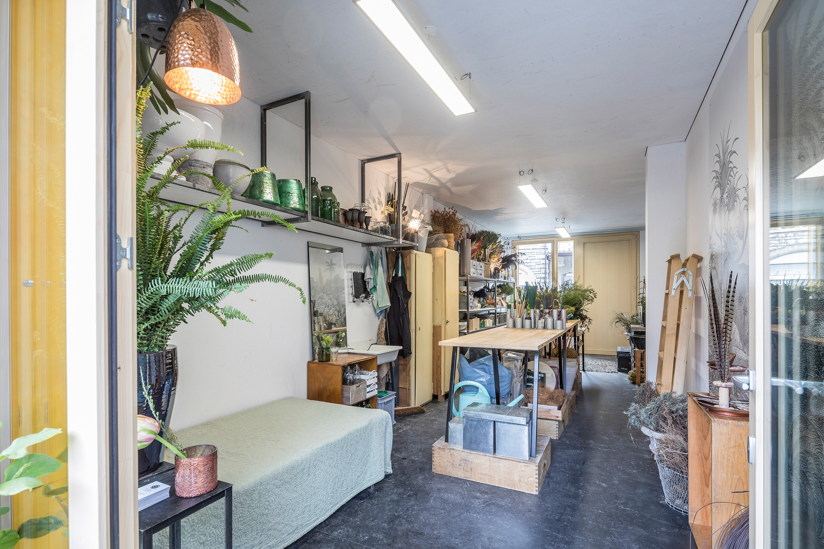 Les locaux abritent des ateliers et des commerces.
