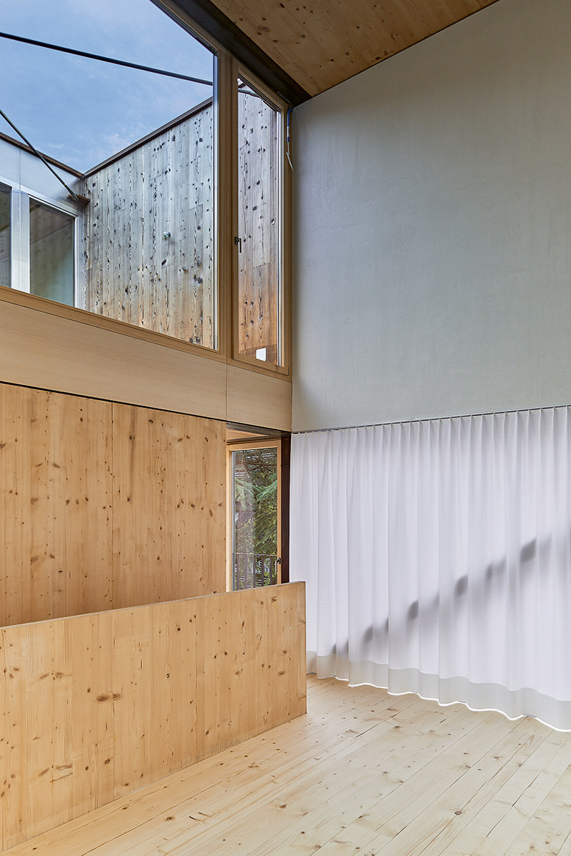 La casa doppia progettata a Monte Carasso da Guidotti Architetti