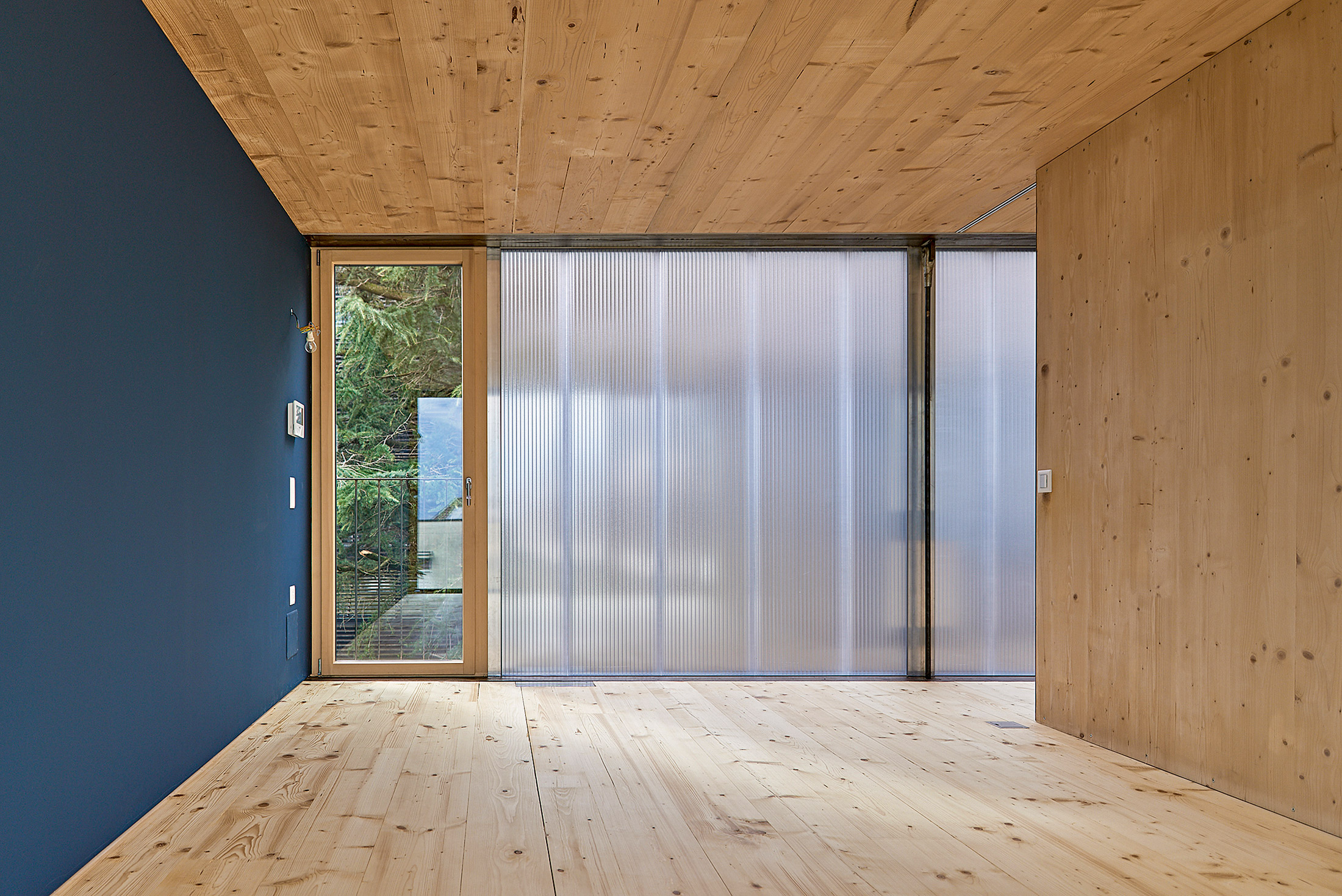La casa doppia progettata a Monte Carasso da Guidotti Architetti
