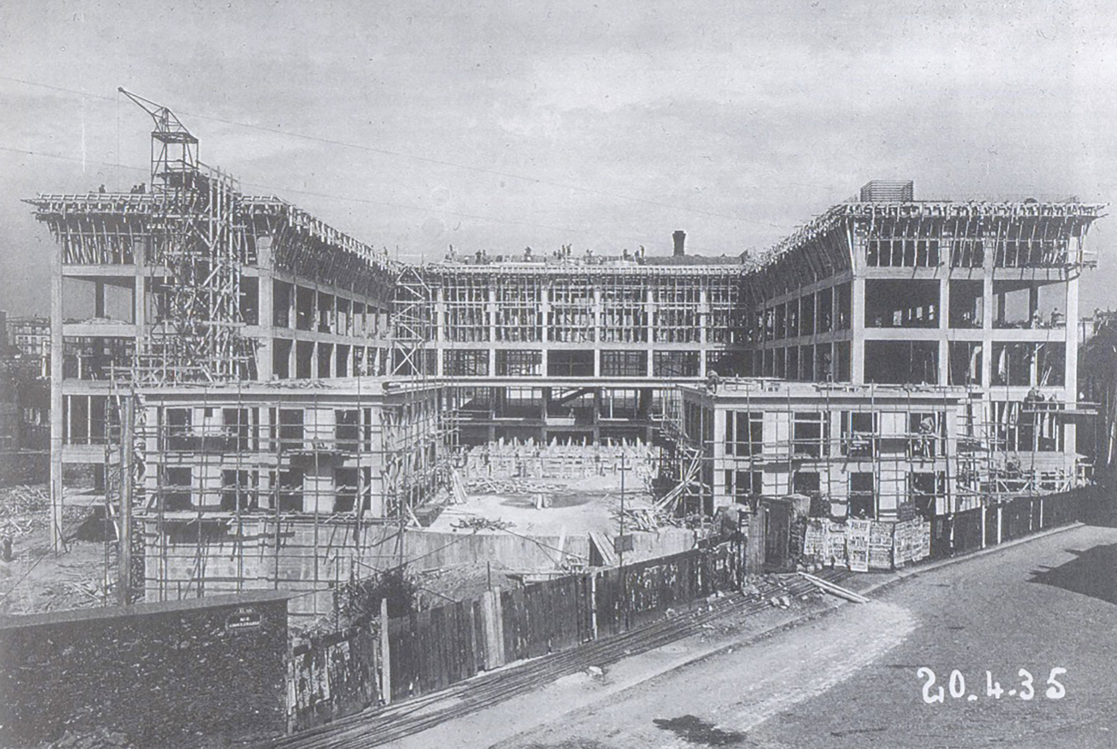 L'ossatura e il suo riempimento: il Garde-meuble du Mobilier National a Parigi