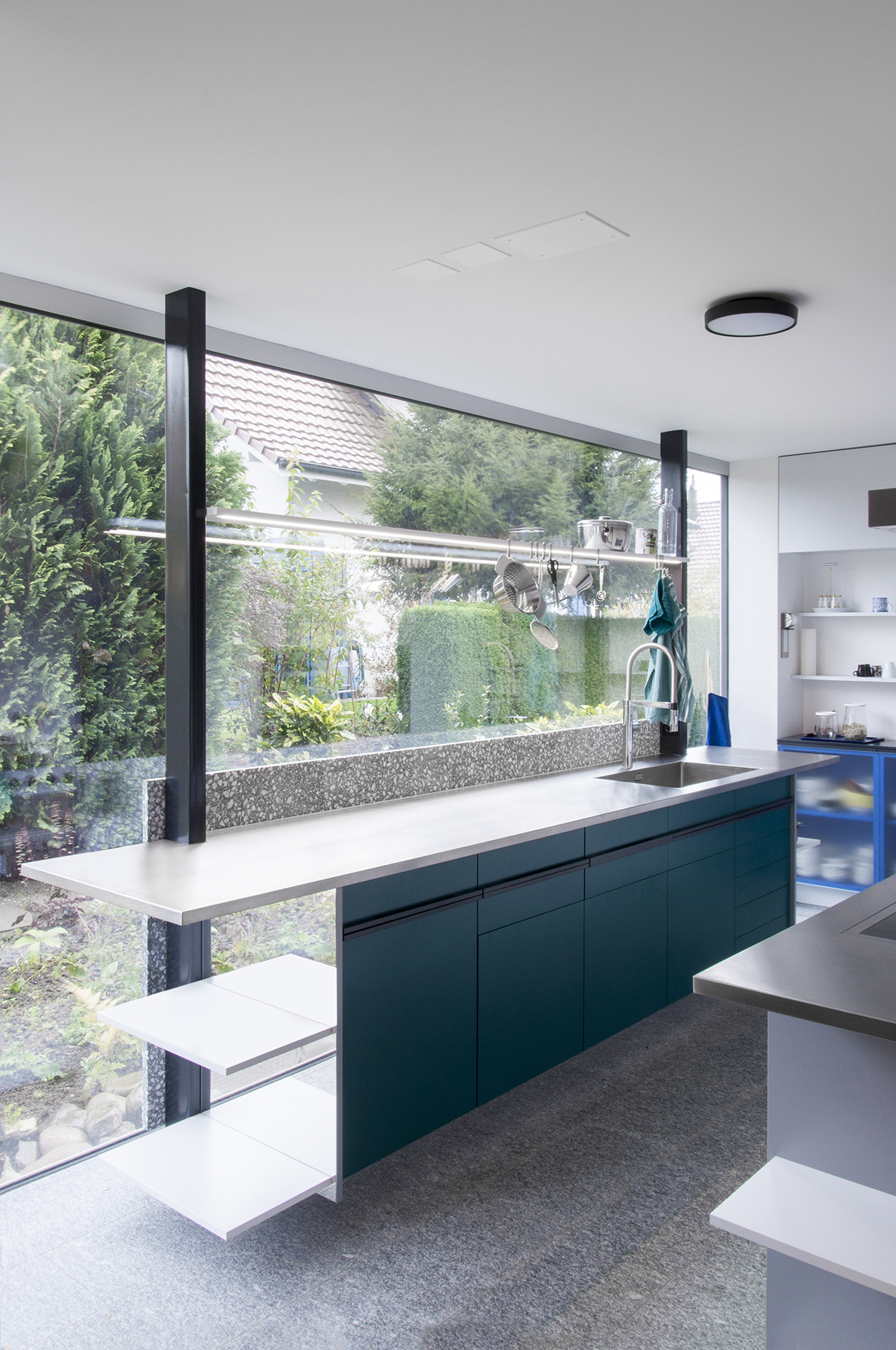 SKA_2019_InsideOutside_FENSTER