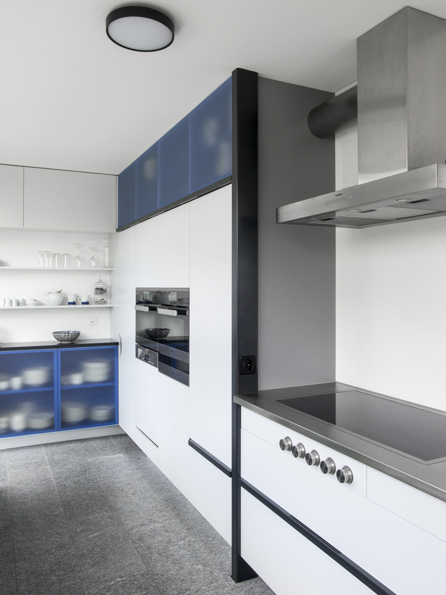 SKA_2019_InsideOutside_Schrank
