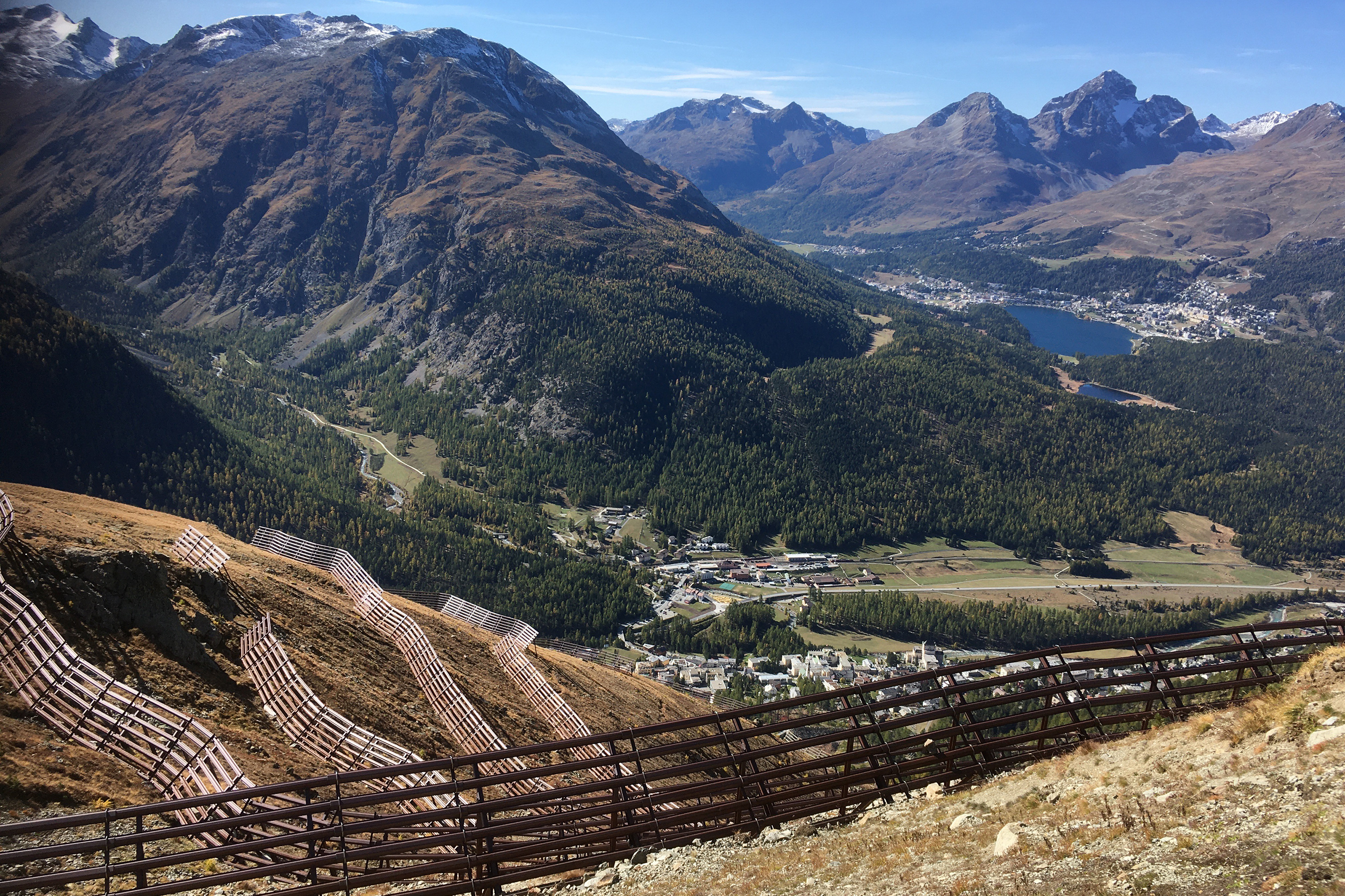 Im Vordergrund Pontresina