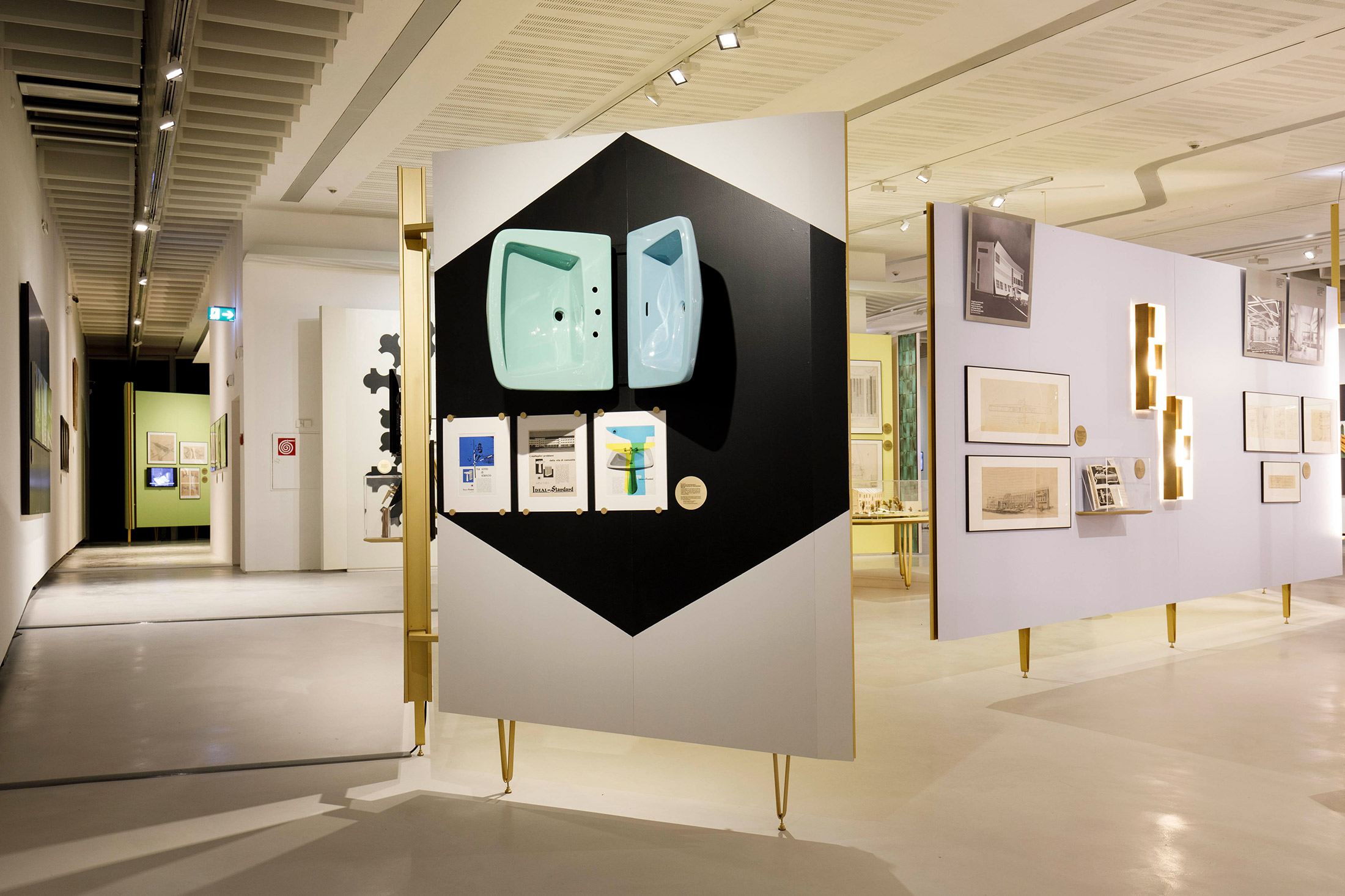 L'allestimento della mostra «Gio Ponti. Amare l'architettura» al MAXXI di Roma è stato ideato dal grafico Leonardo Sonnoli.