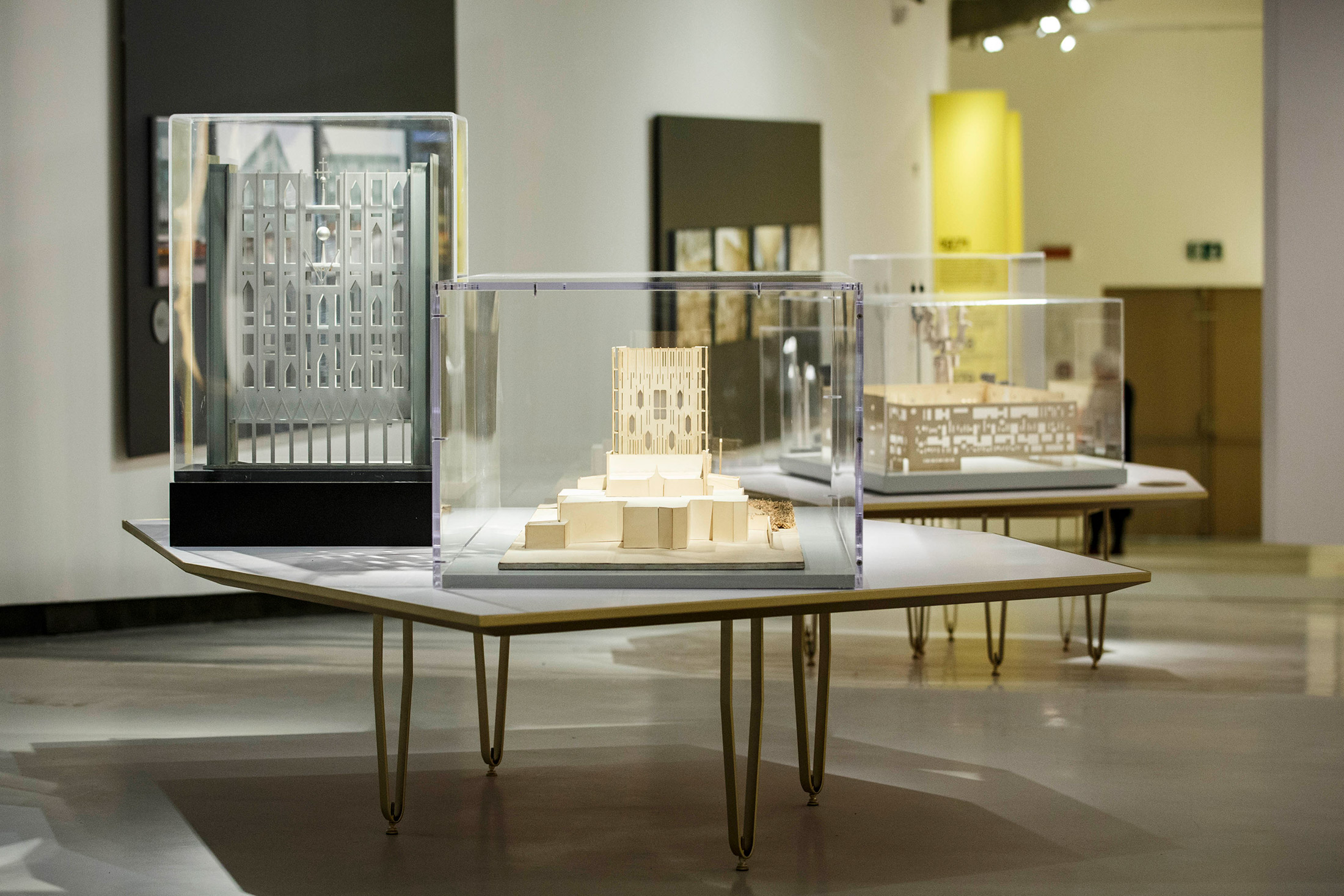 L'allestimento della mostra «Gio Ponti. Amare l'architettura» al MAXXI di Roma è stato ideato dal grafico Leonardo Sonnoli.