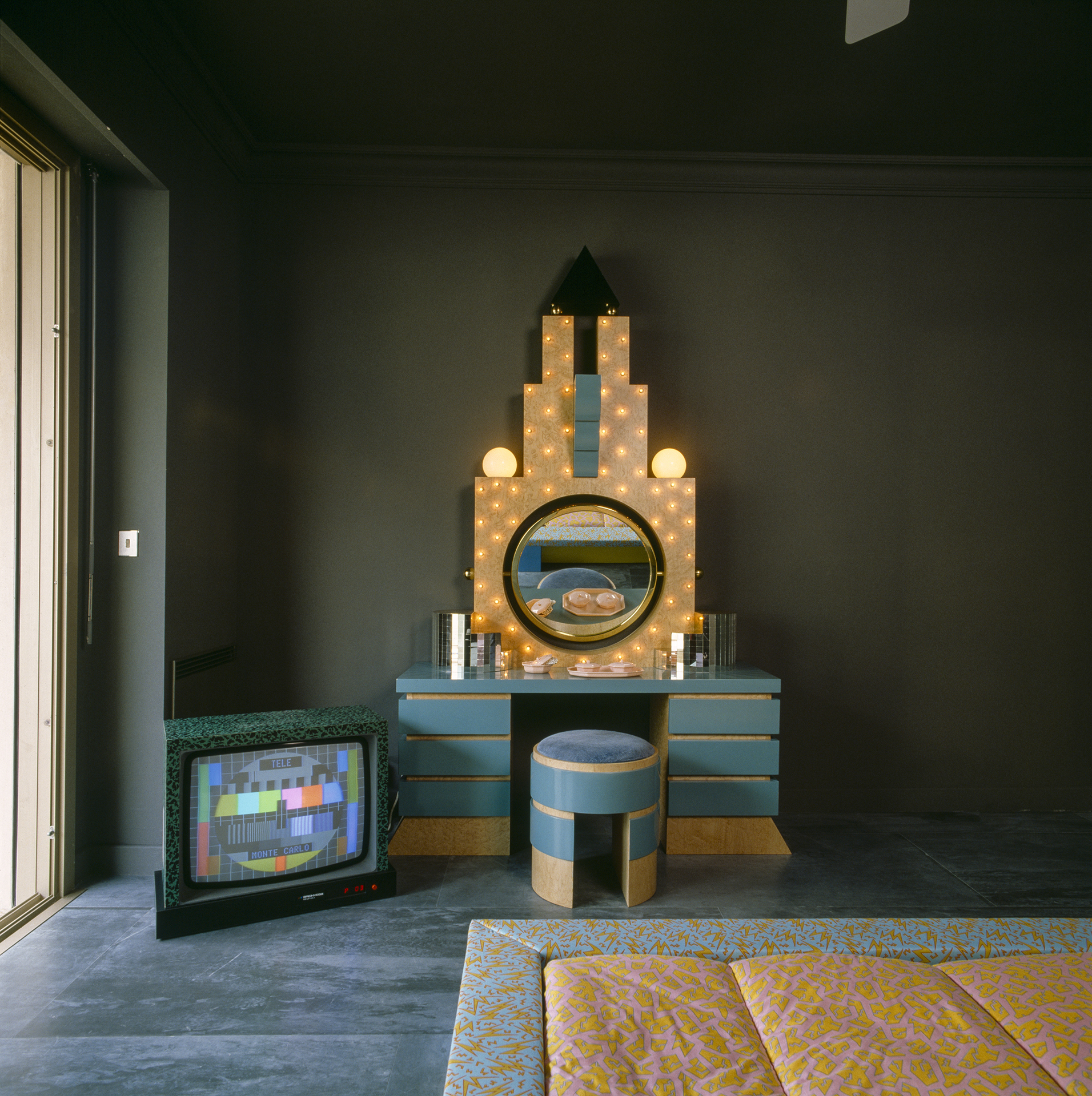 Vitra_HomeStories_Lagerfeld_TV room