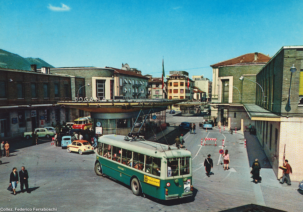 Ponte Chiasso (Como). Dogana, 1964. Quando si andava in Svizzera col filobus…