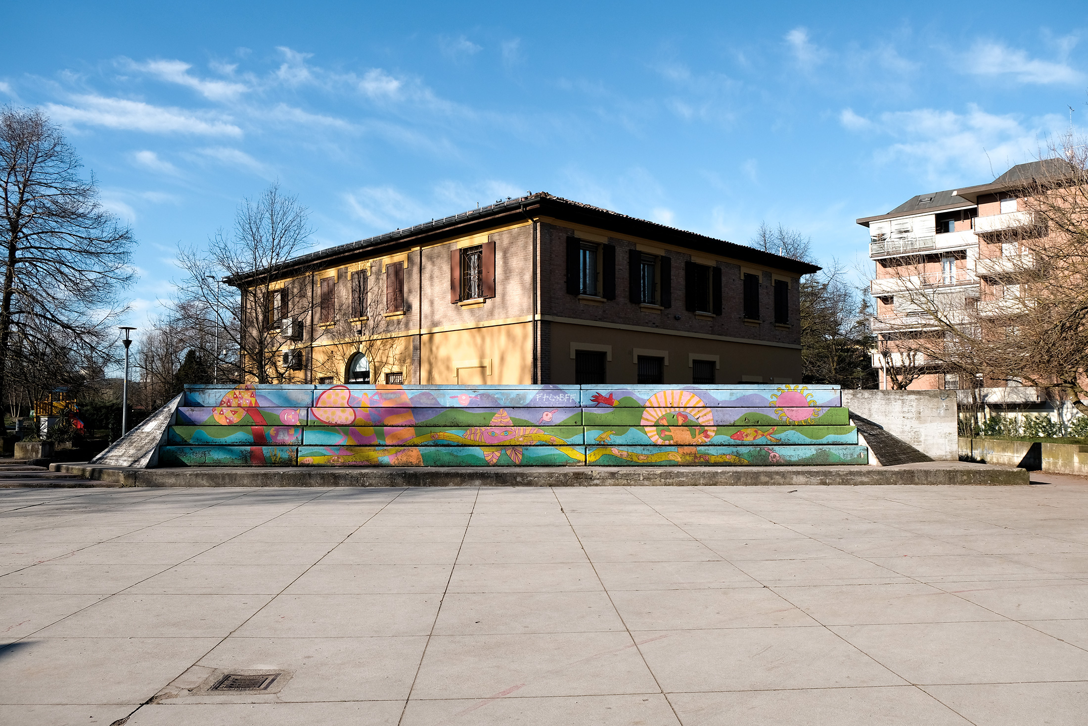 Parco XXII Aprile, Modena. Le gradinate del campo da gioco
