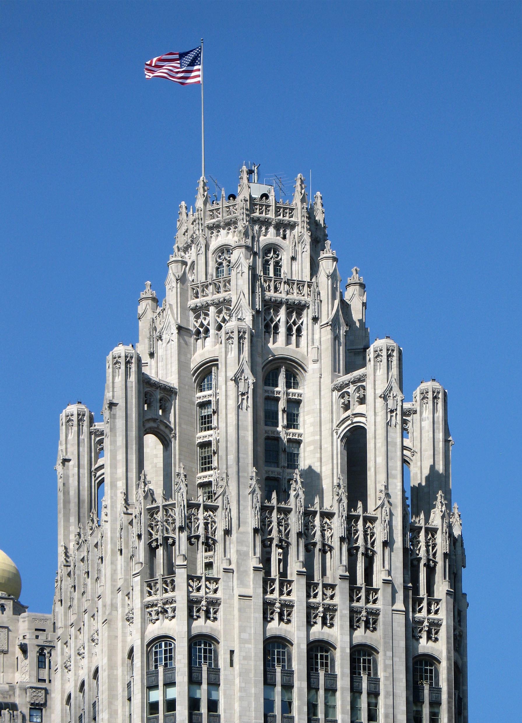 Hood and Howells, Tribune Tower, Chicago (1923-1925)