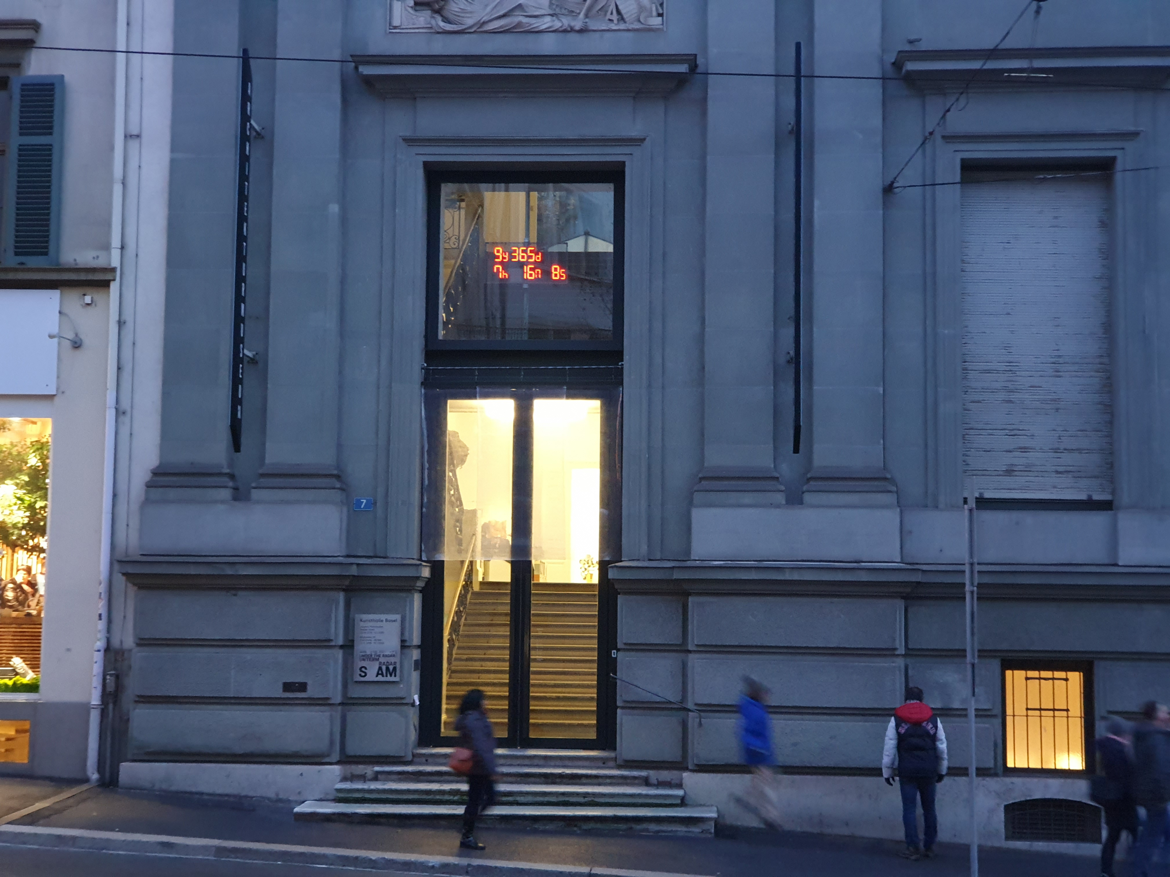 Conto alla rovescia fino al 2030 all'ingresso dell'S AM di Basilea