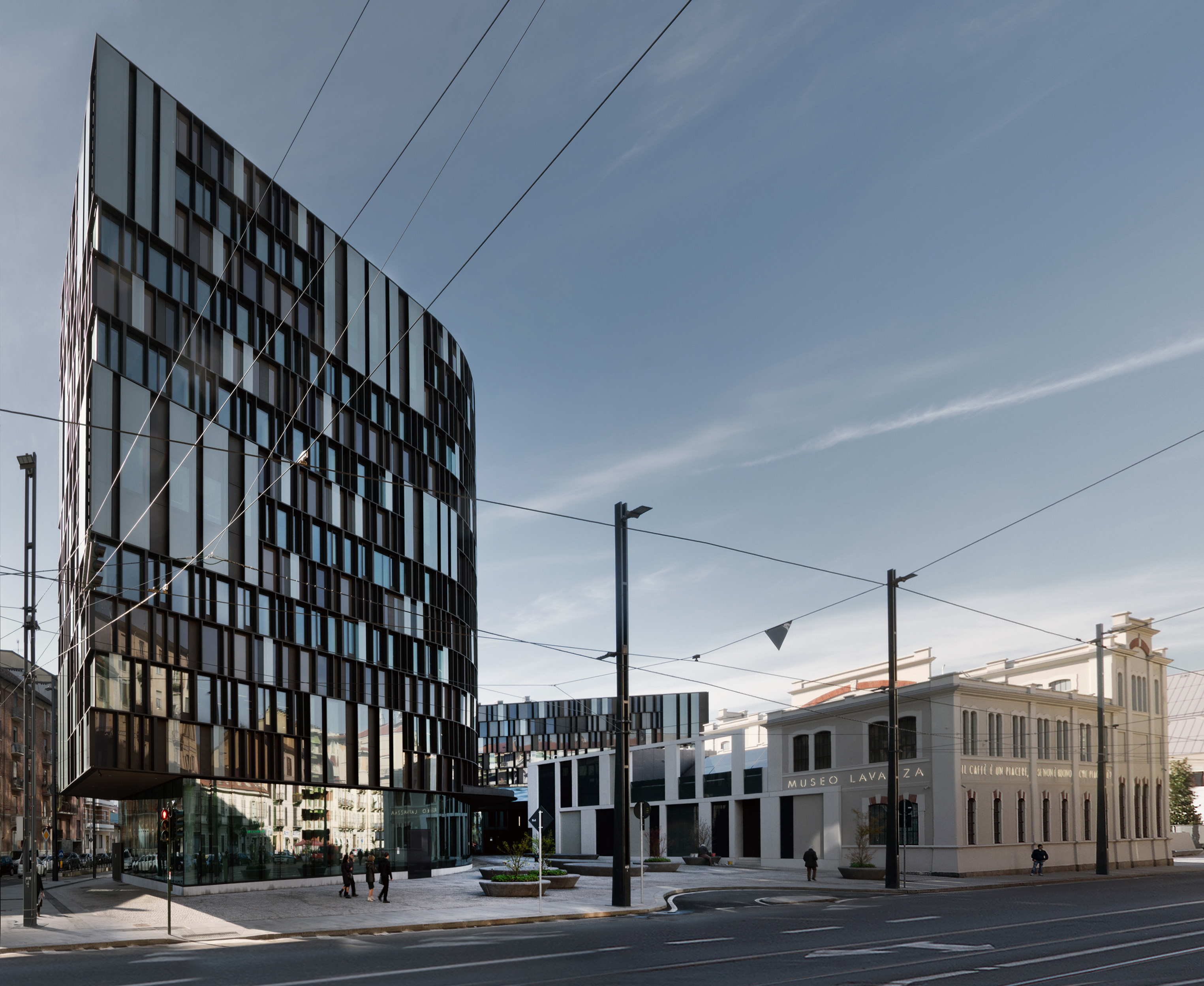 La menzione d'onore del Premio italiano di architettura è andata a Cino Zucchi per i Lavazza Headquarters a Torino (2018).