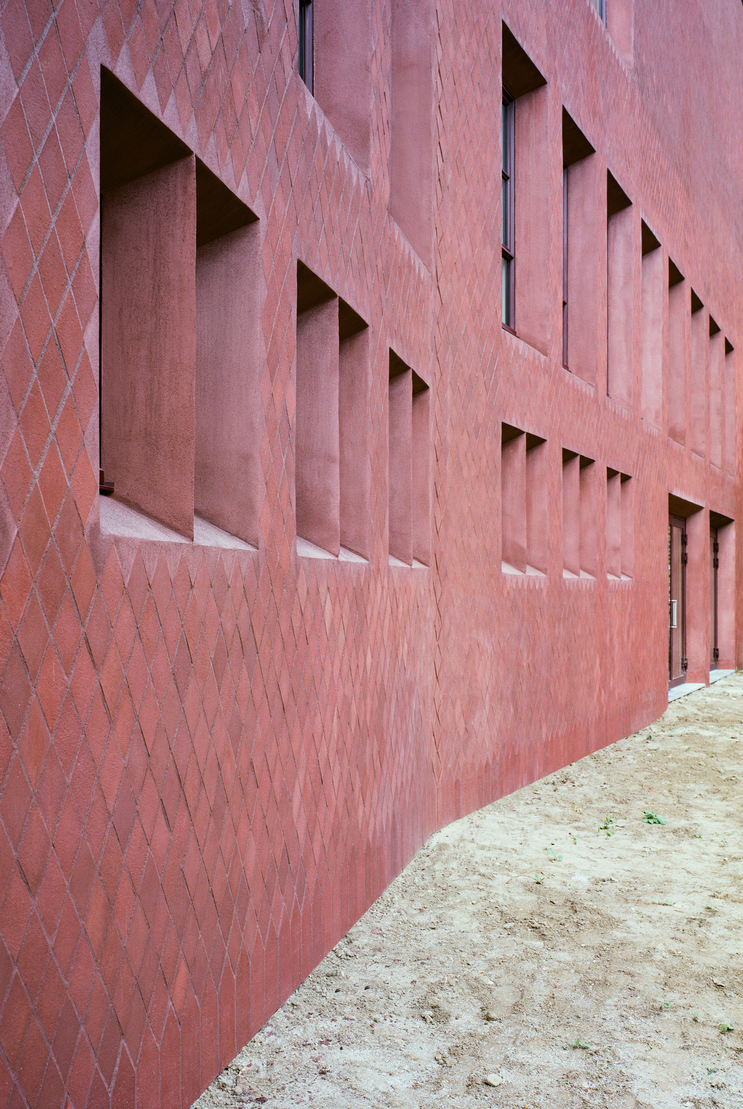 Nell'ambito del Premio italiano di architettura, il riconoscimento al miglior intervento realizzato negli ultimi tre anni è stato assegnato a Francesca Torzo per il suo progetto della Z33 House for Contemporary Art, Design and Architecture a Hasselt, in Belgio (2019).