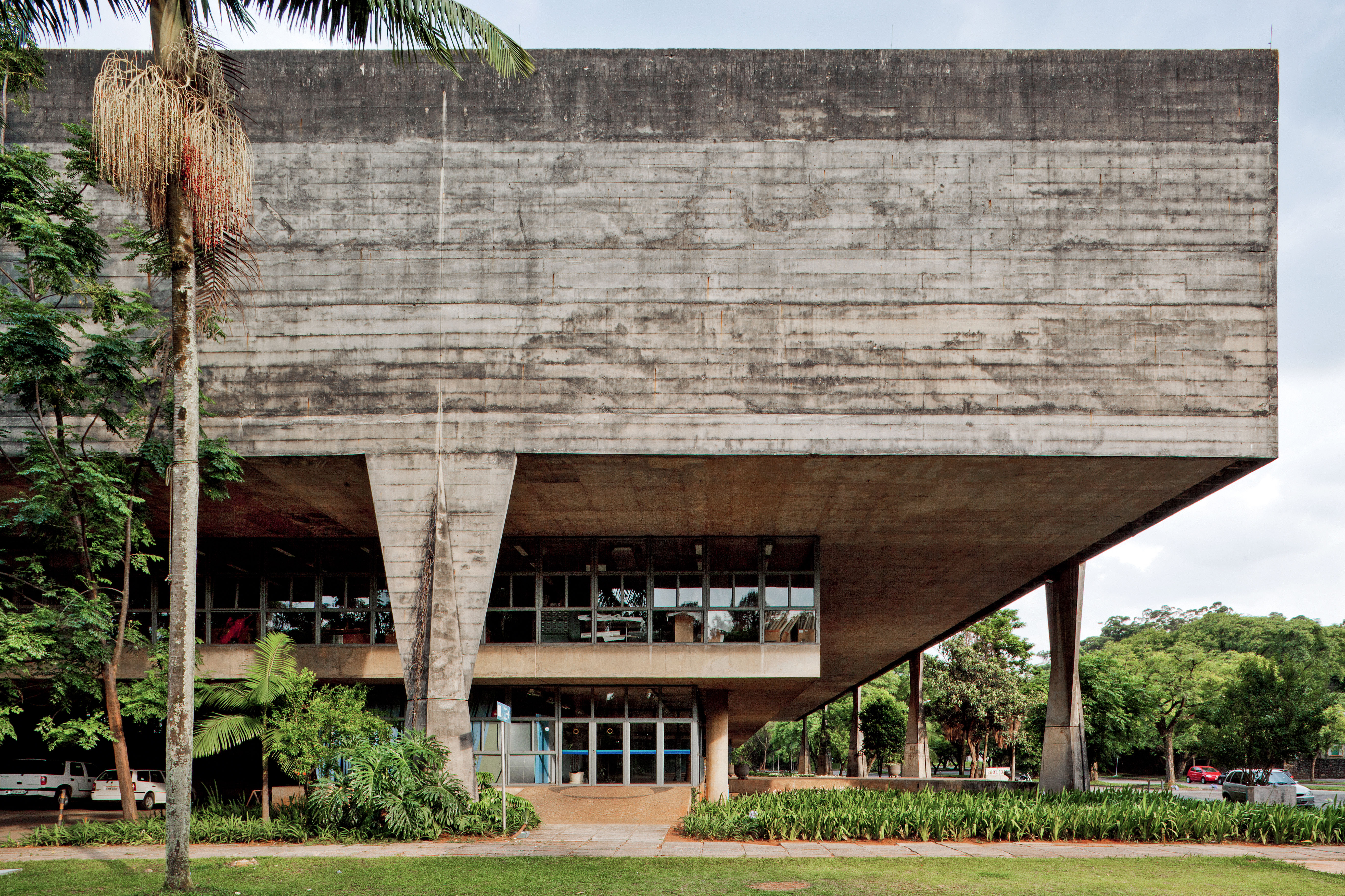 Le siège de la Faculté d'Architecture de USP-FAUUSP à São Paulo