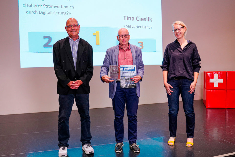 Die Preisträger des SFJ-Awards 2020: Der erste Platz geht an Kurt Metz (Mitte), der zweite an Rüdiger Sellin. Dritte wird Tina Cieslik.