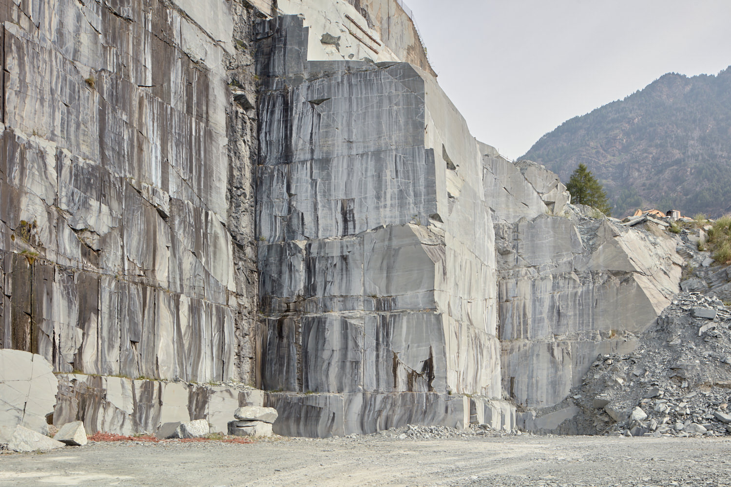 Le pareti della cava di Serpentino, Chiesa Valmalenco, Valmalenco (Sondrio)