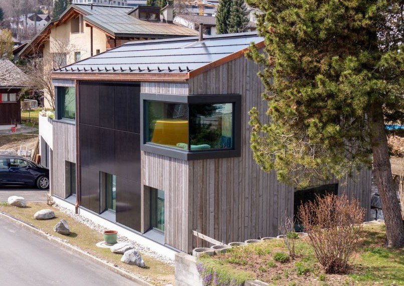 CATEGORIA B: EDIFICI – Nuove costruzioni – Abitazione a energia positiva 124% Casa Viez, Flims (GR)