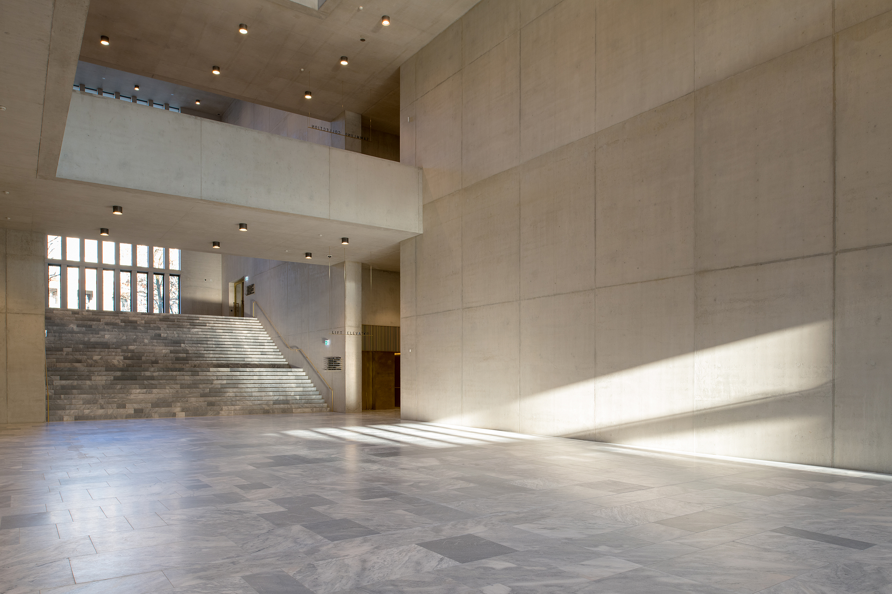 Kunsthaus_Chipperfieldbau_Halle_mit_Treppe