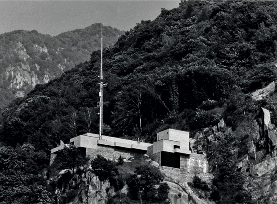 La stazione a scopi multipli al suo completamento nel 1985