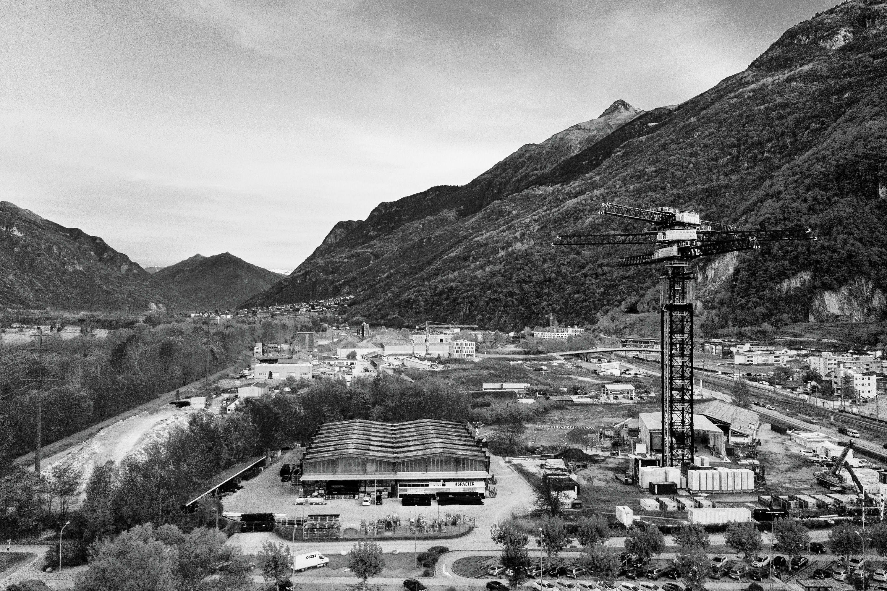 La torre prototipo per lo stoccaggio di energia green a Castione