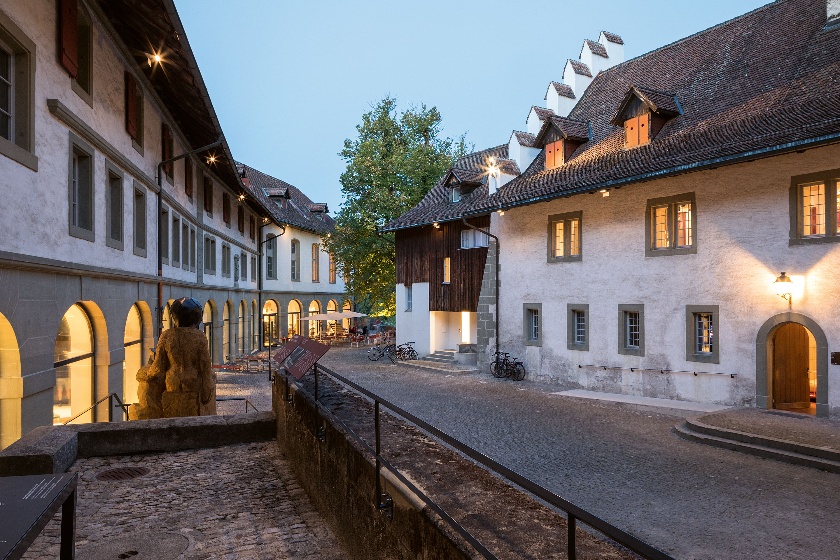 Schloss-Burgdorf-Schlosshof