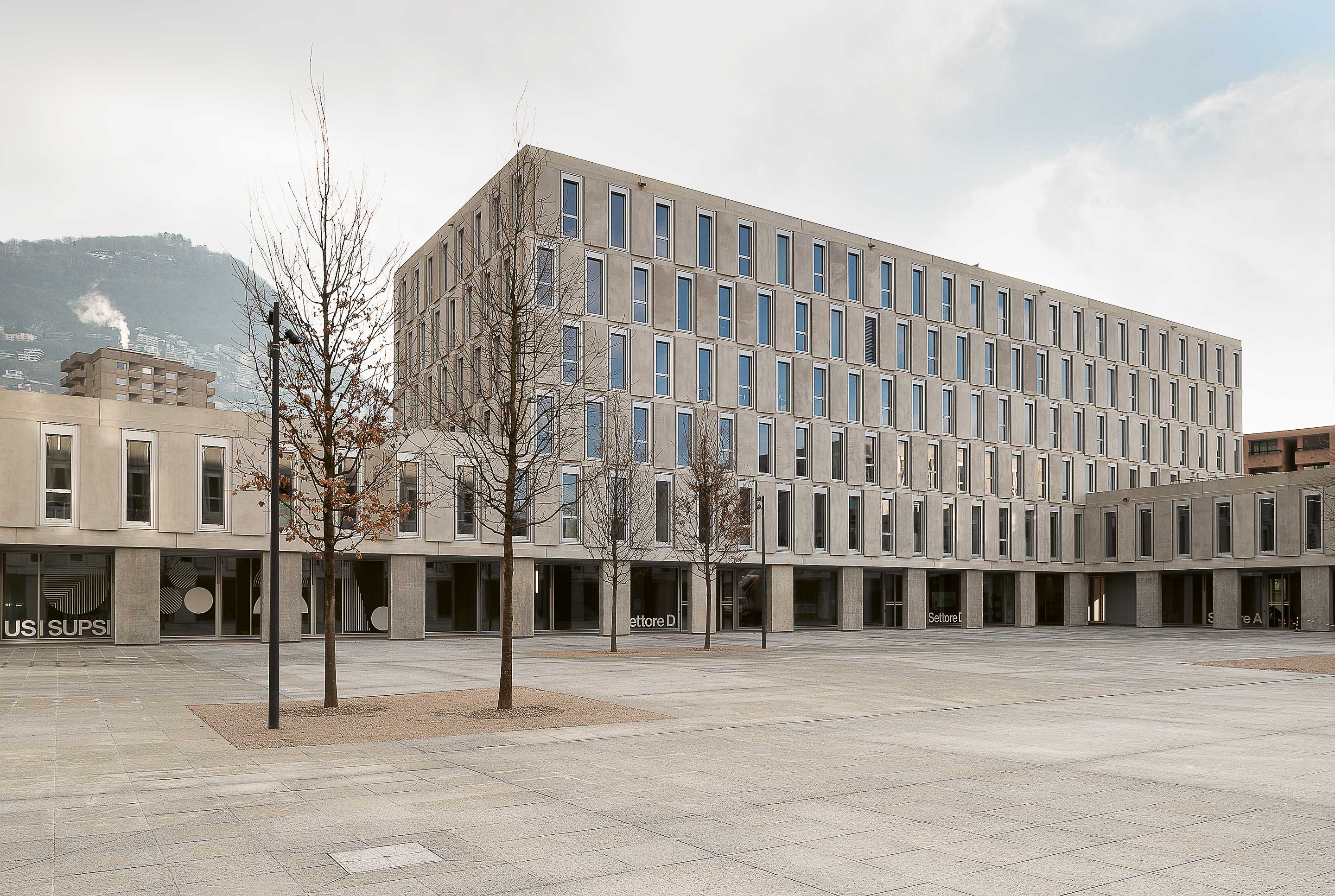 Campus USI/SUPSI, Lugano, vista della corte interna. Consorzio architetti Simone Tocchetti e Luca Pessina