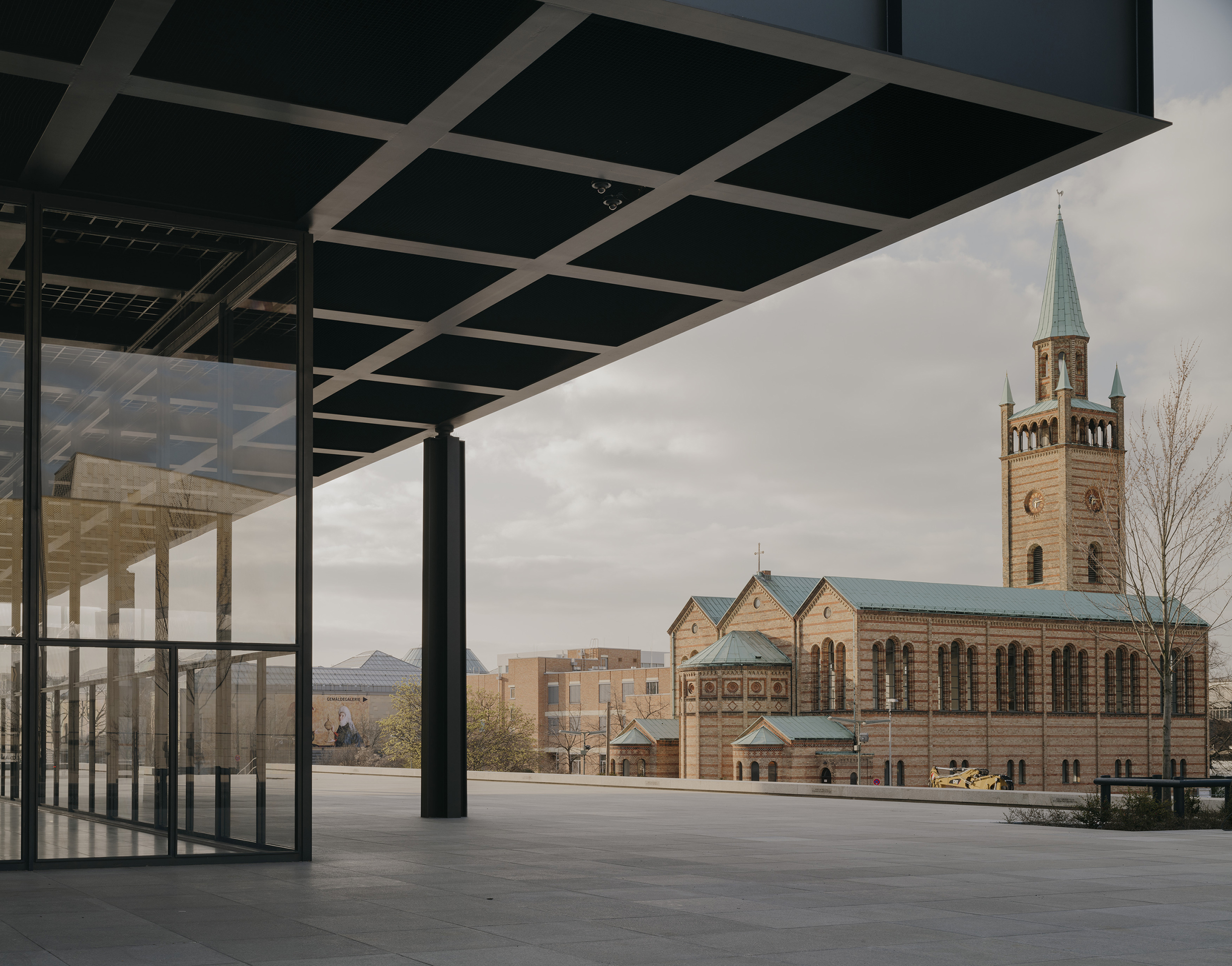 Neue-Nationalgalerie-neu-aussen-Ecke