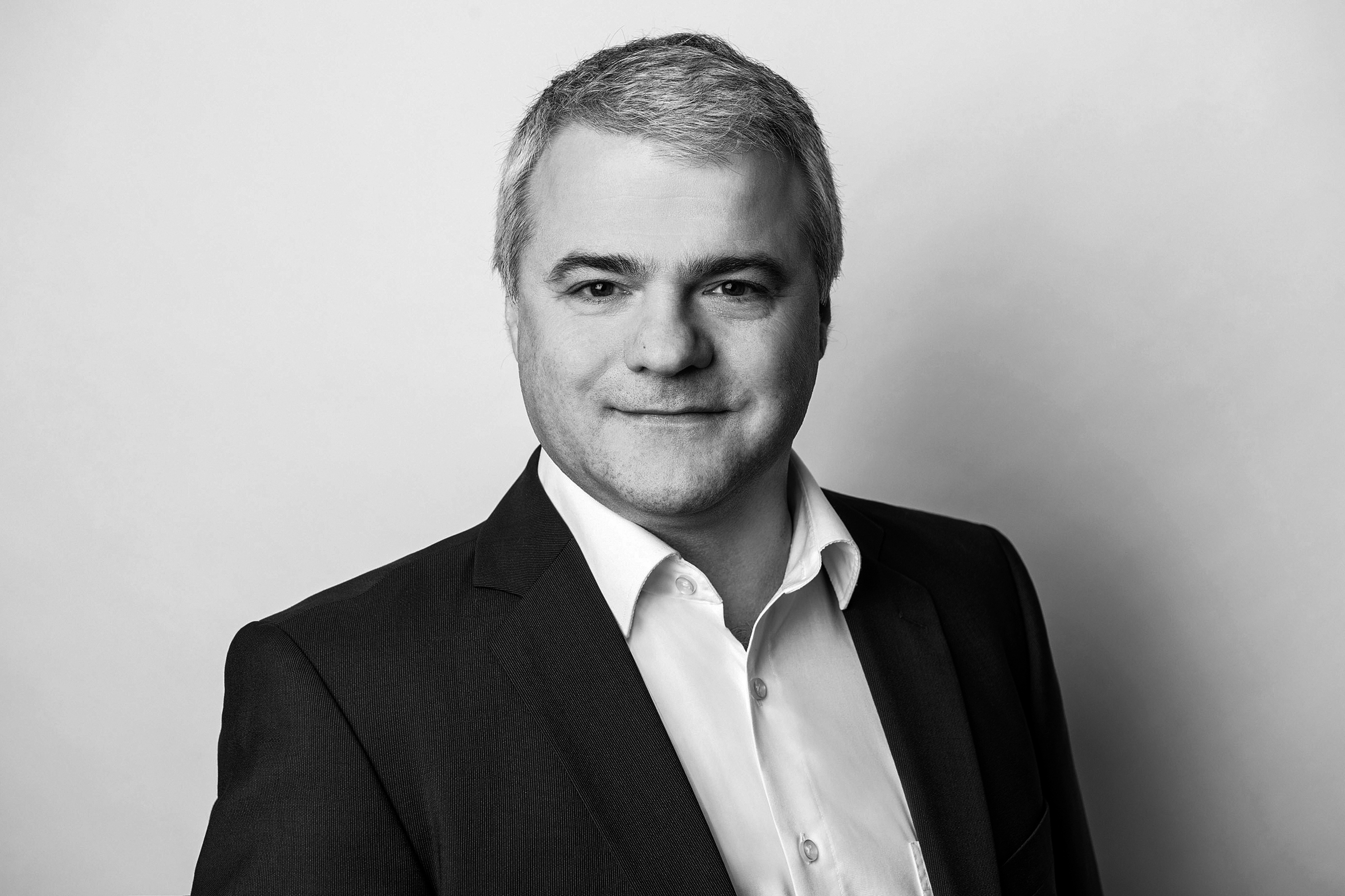 Portraet-Adrian-Altenburger-sw