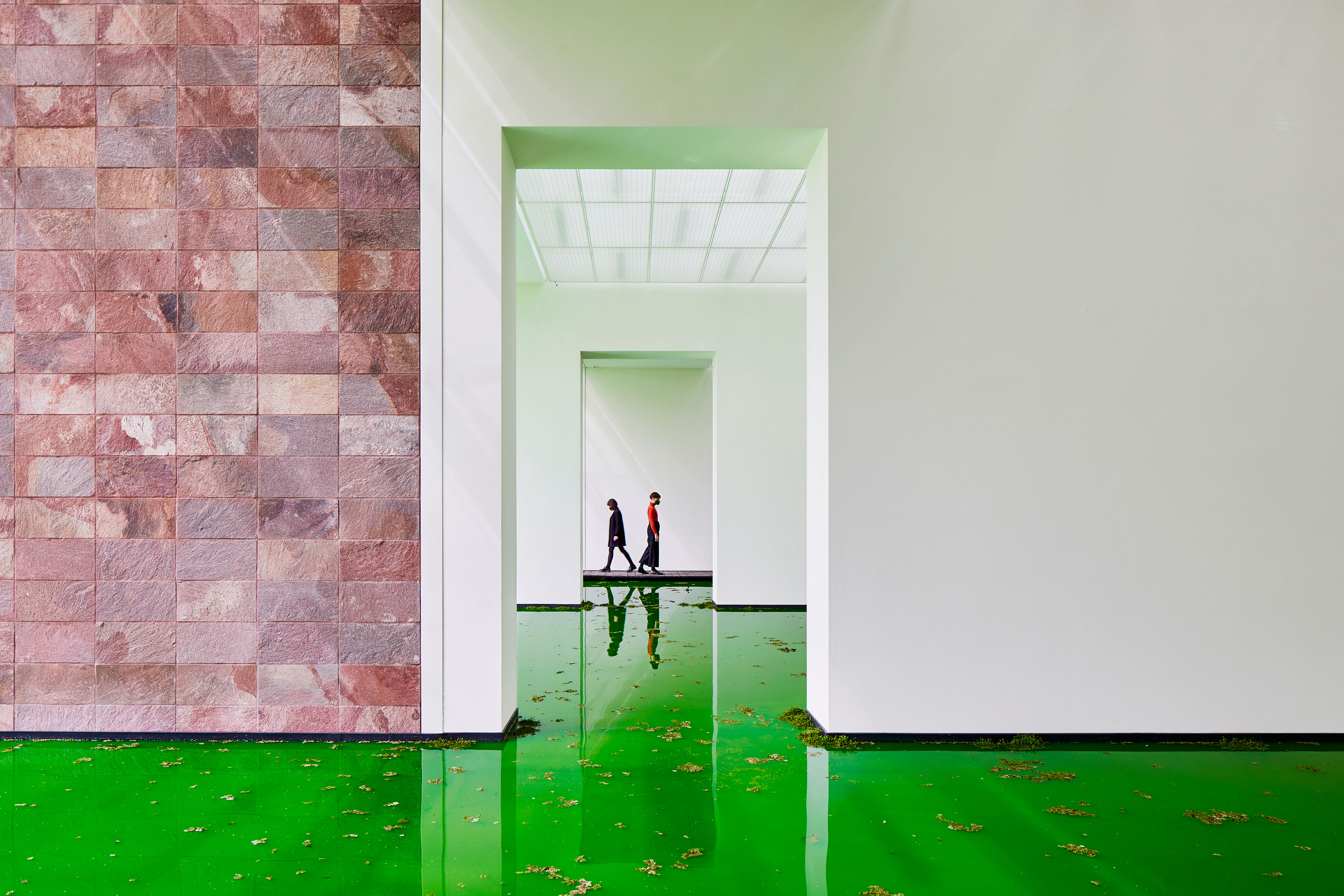 Installationsansicht, Fondation Beyeler, Riehen/Basel, 2021 Courtesy of the artist; neugerriemschneider, Berlin; Tanya Bonakdar Gallery, New York / Los Angeles