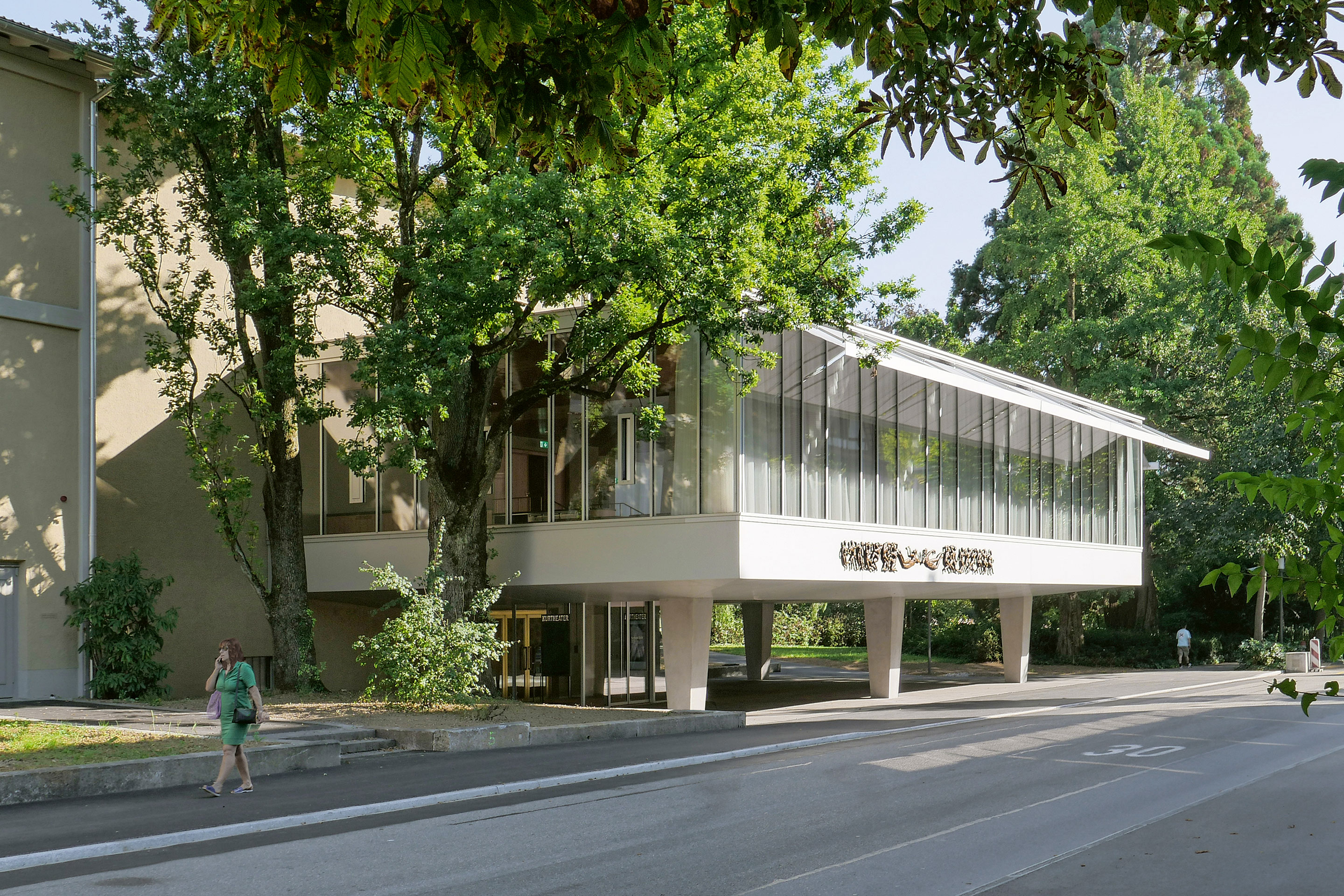 Kurtheater-Baden-Ueberformung