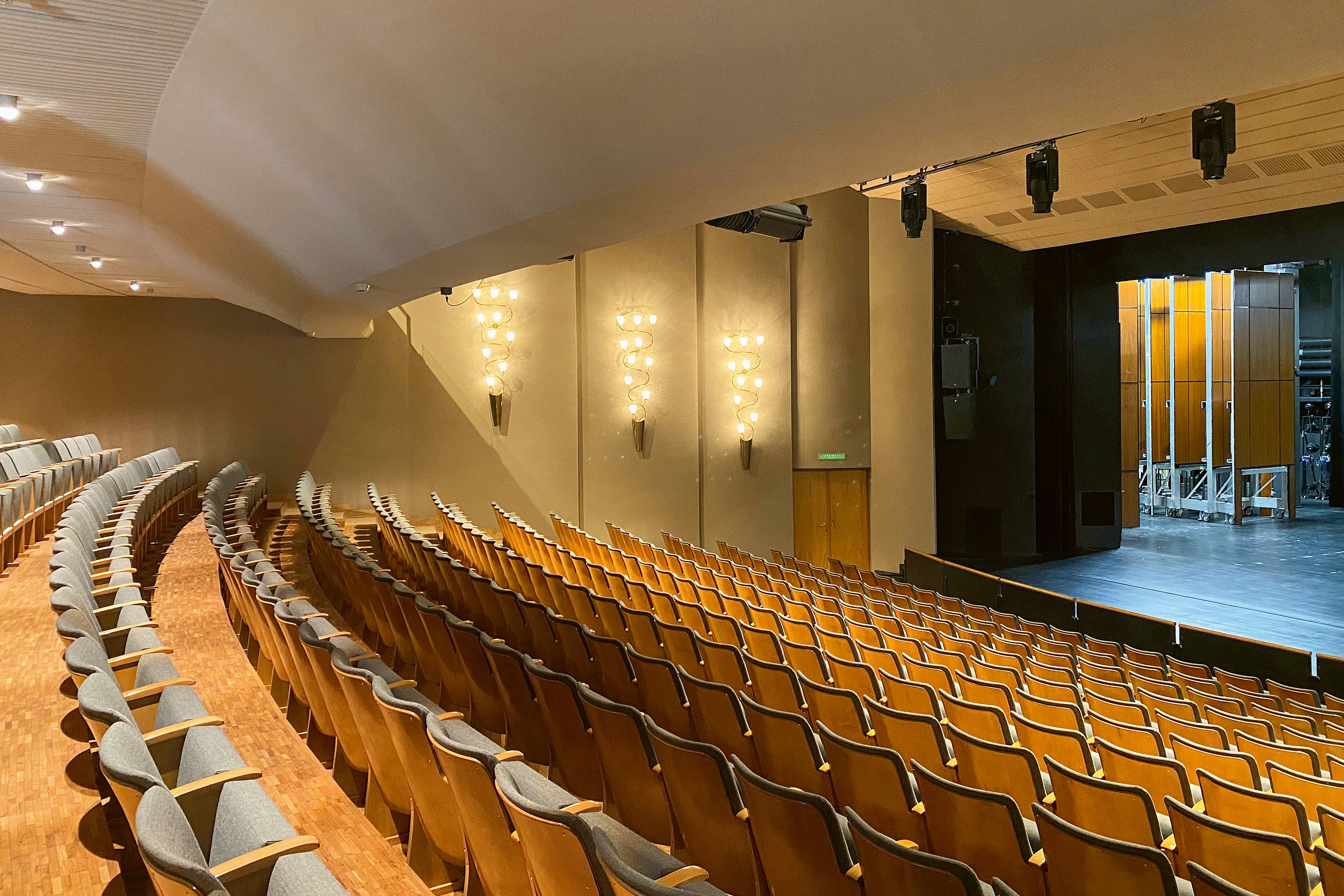 Umbau-Kurtheater-Baden-Theatersaal-2