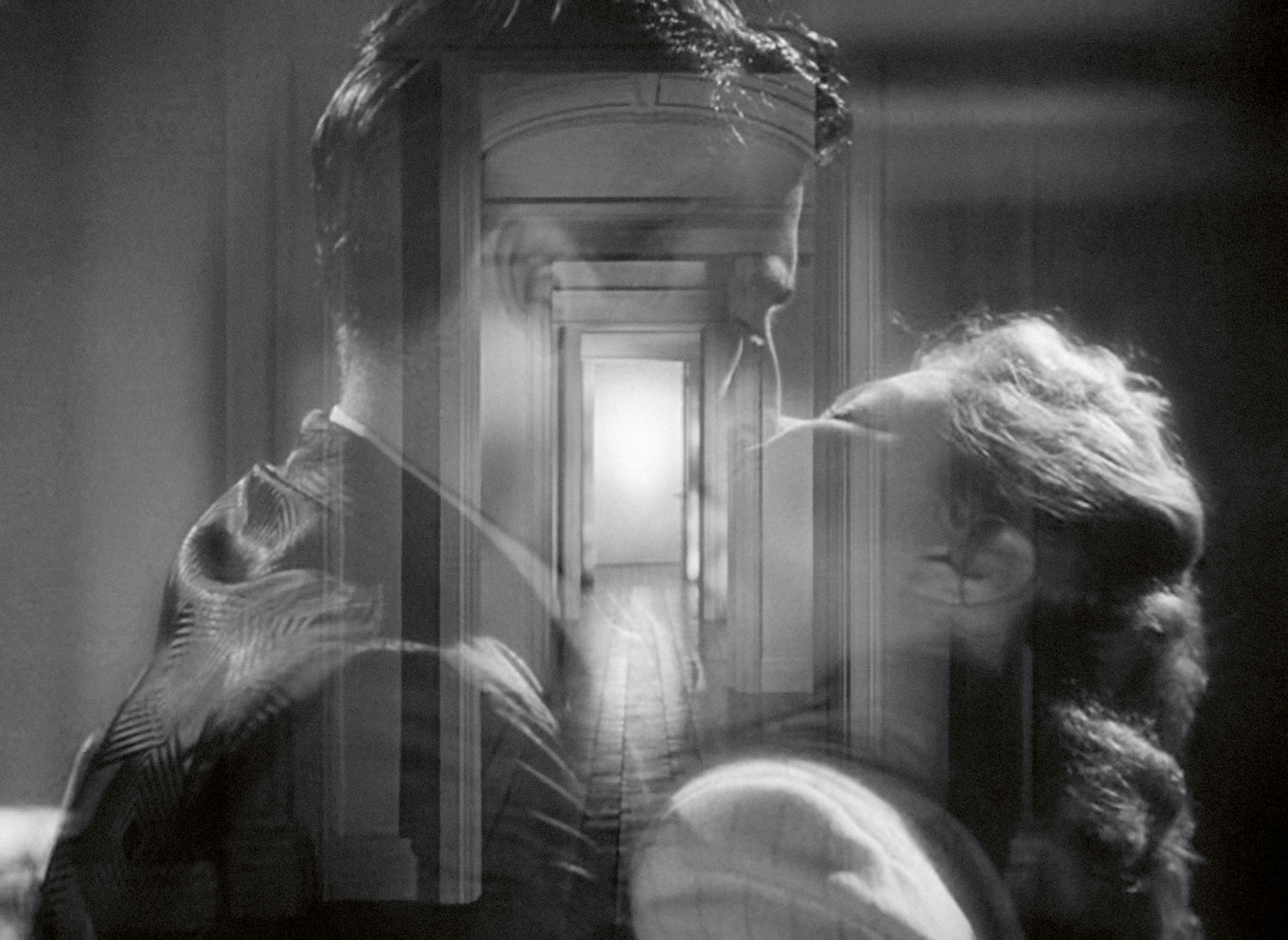 Un fotogramma da «Io ti salverò» (titolo originale: «Spellbound»), 1945, di Alfred Hitchcock, con Gregory Peck e Ingrid Bergman