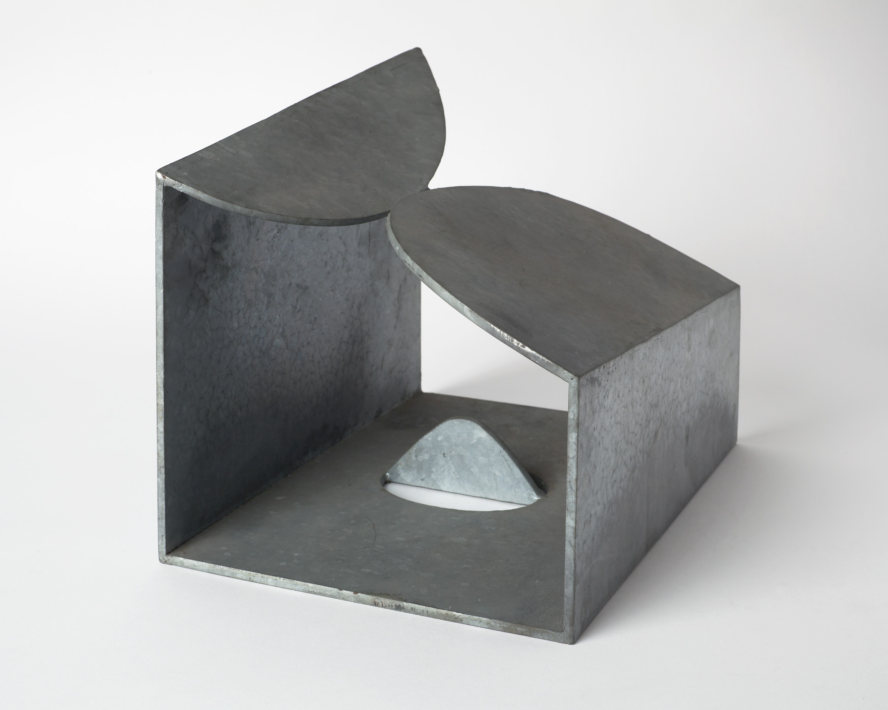 Isamu Noguchi, Secret, 1982–83. Hot-dipped galvanized steel. Photo: Kevin Noble. 10230