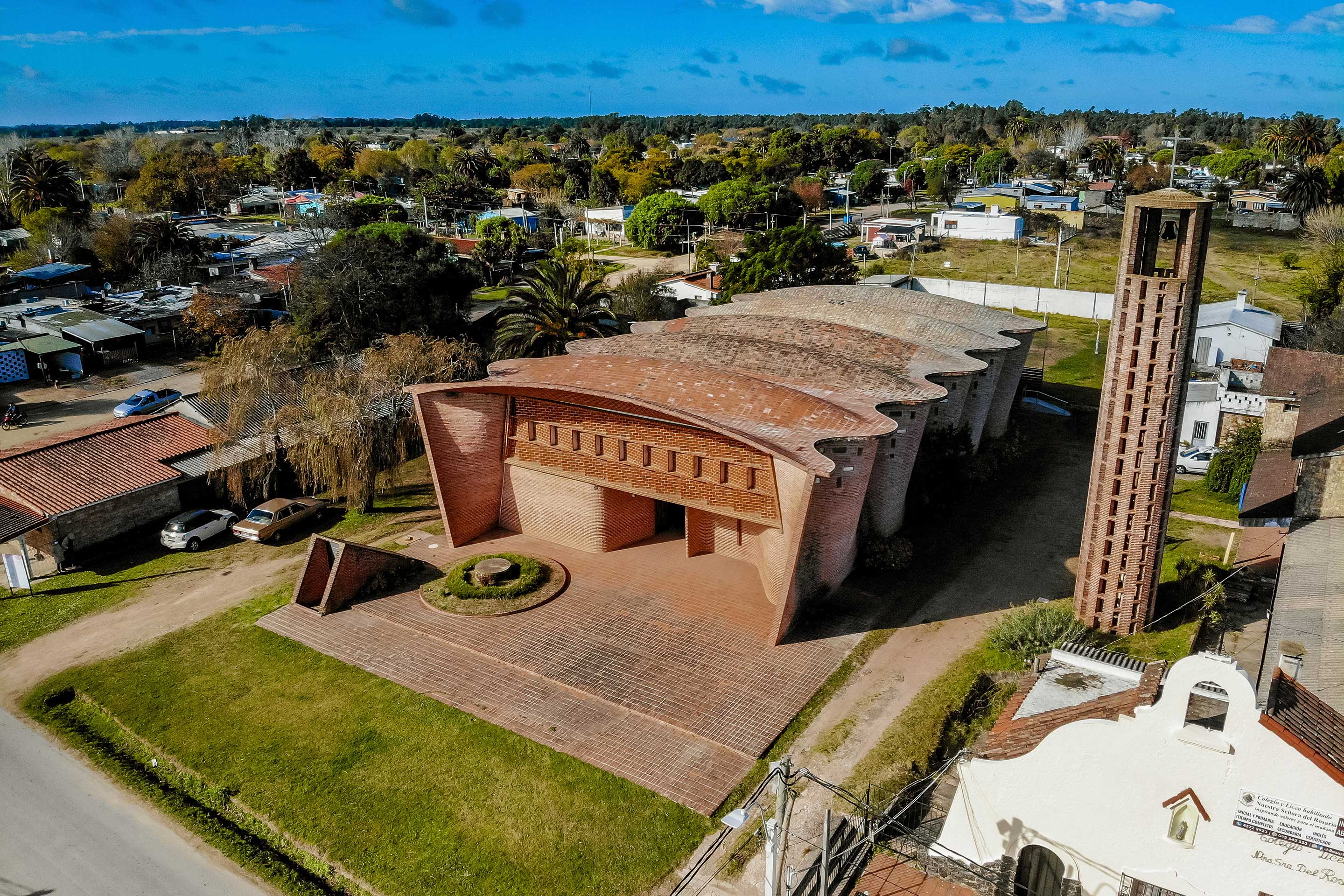 Chiesa del Cristo Obrero, Atlántida, 1955-60