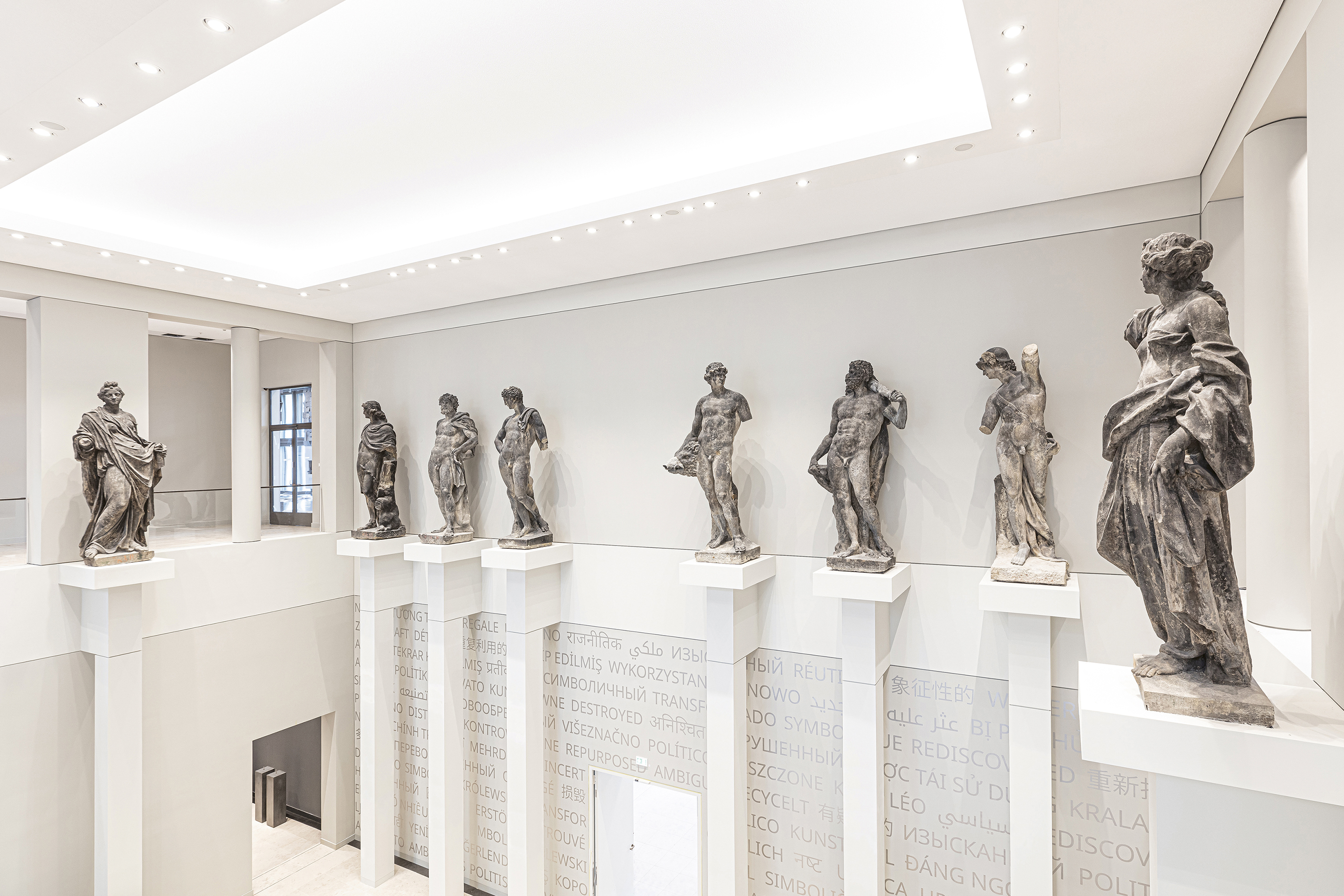 Schloss-Berlin-Figuren-Schlueter