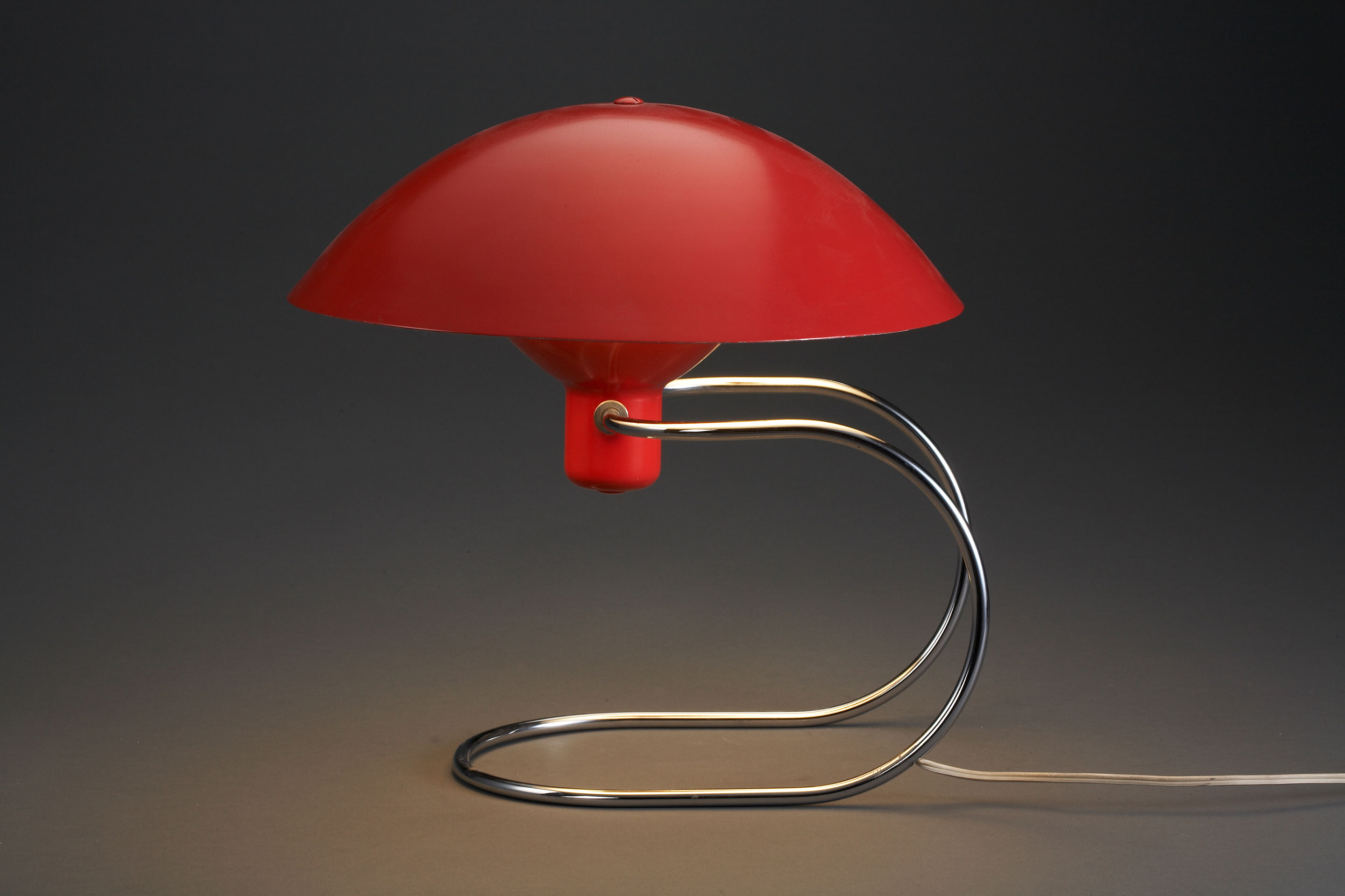 VDM-Women-In-Design-Greta-von-Nessen-Lamp-Anywhere-1952