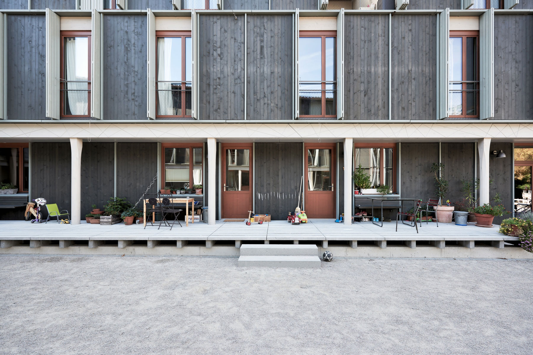 Ein Haus aus Holz gefügt: in Konstruktion, Fassade und Detail.