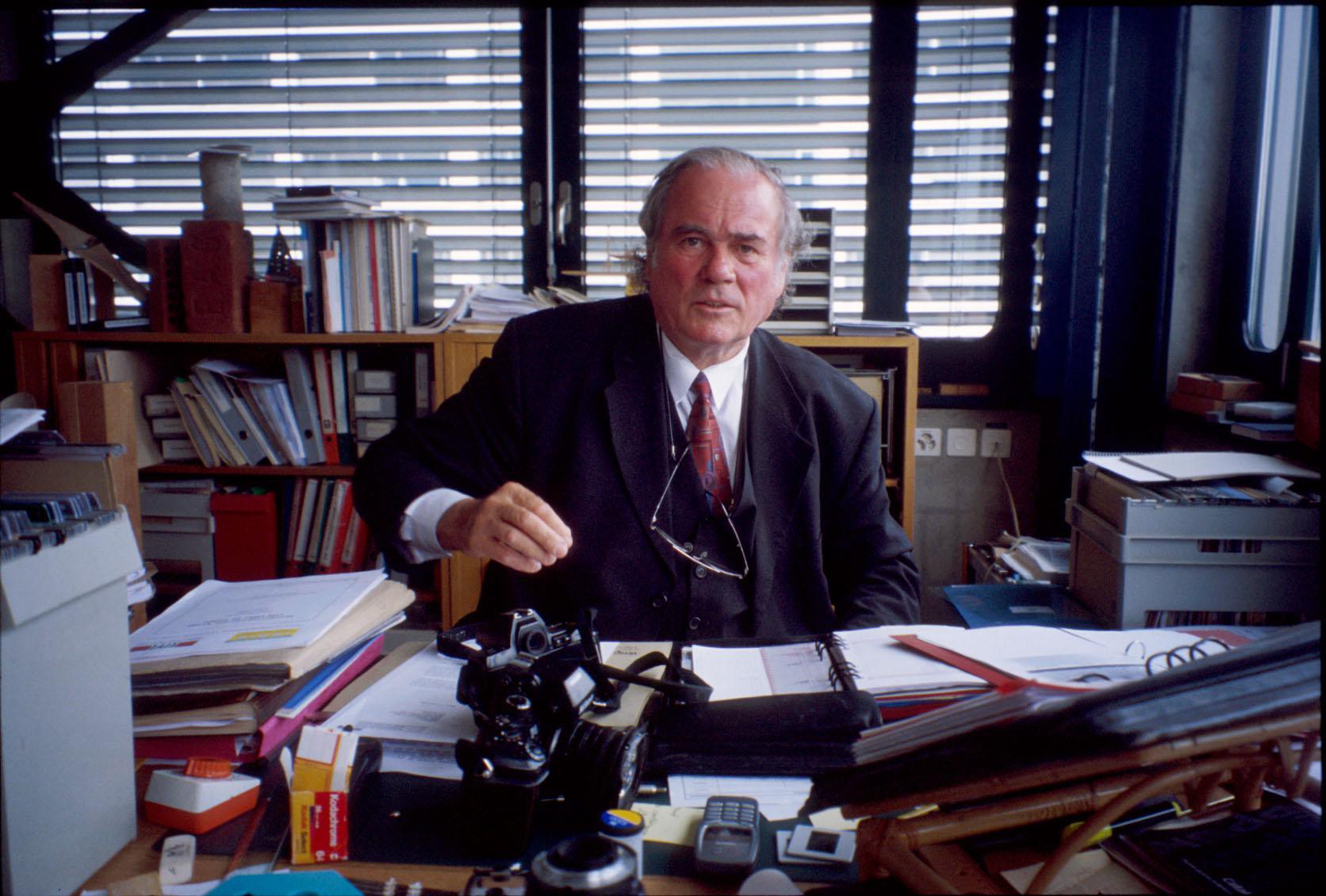 Julius Natterer dans son bureau de l'EPFL.