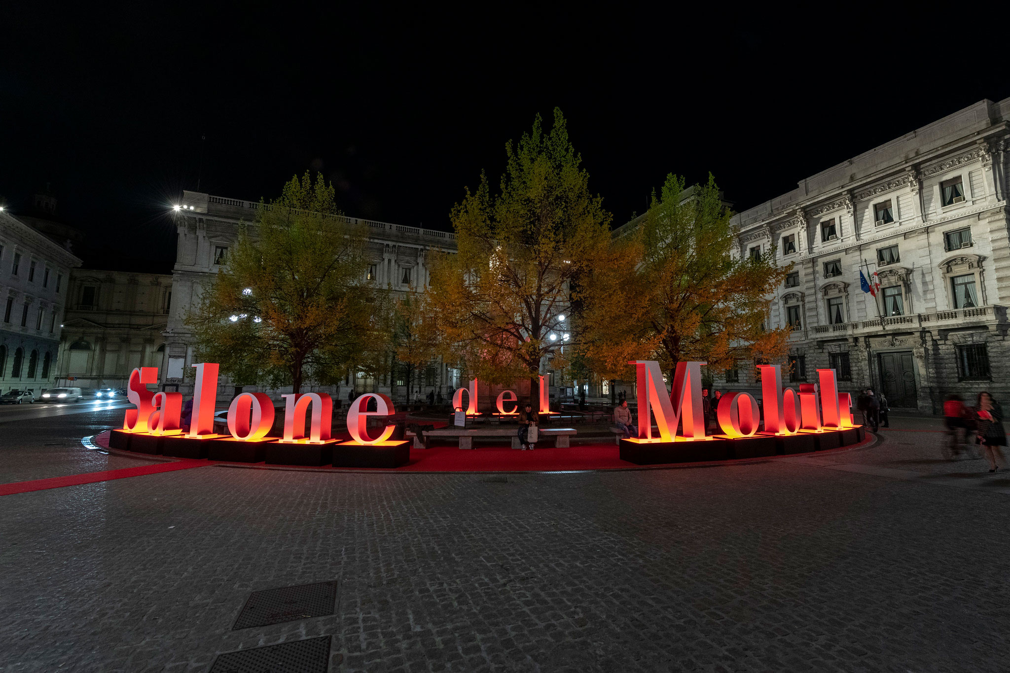 Installazione del Salone del Mobile a Milano.